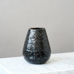Schamottevase aus schwarzem Steingut von Gunnar Nylund für Rorstrand, Schweden, 1930er Jahre.