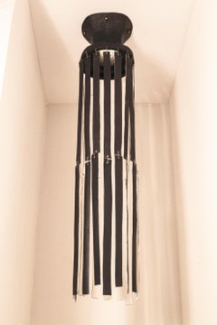 Lustre en grès noir II de Christine Roland