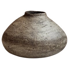 Schwarze Chytra-Vase aus Steingut von Elena Vasilantonaki