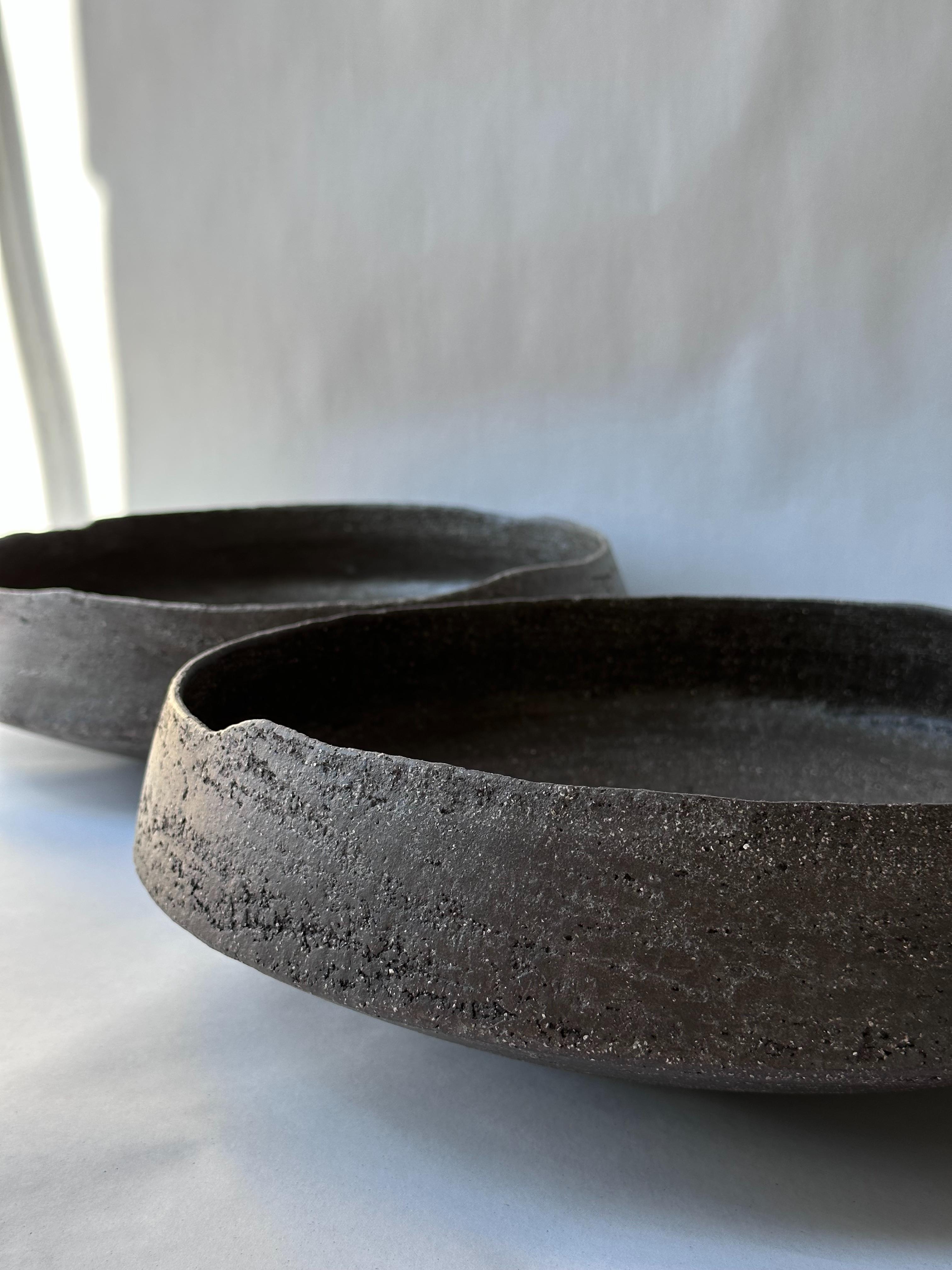 Black Stoneware Pinakio Plate by Elena Vasilantonaki In New Condition For Sale In Geneve, CH