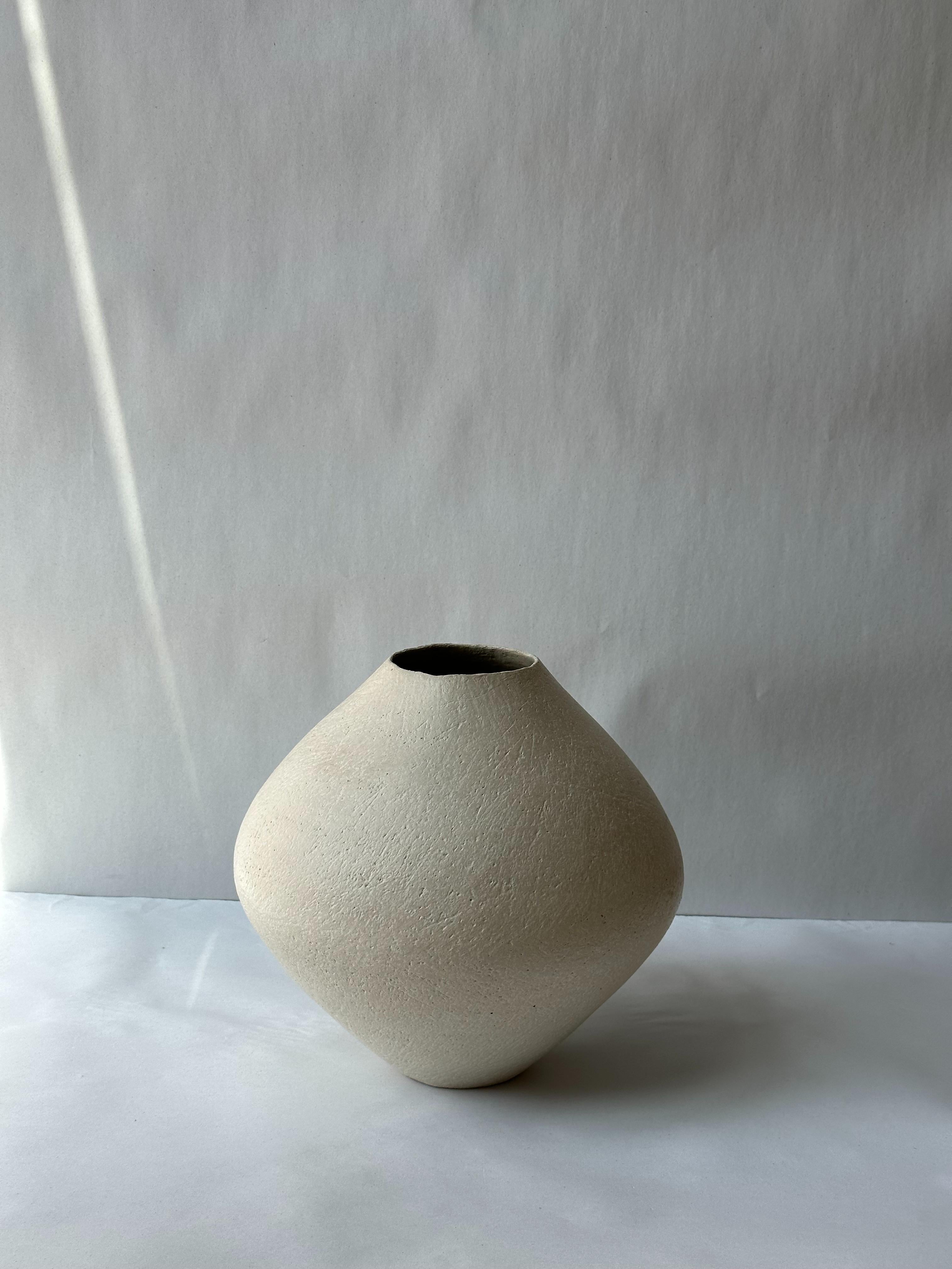Black Stoneware Sfondyli Vase by Elena Vasilantonaki For Sale 5
