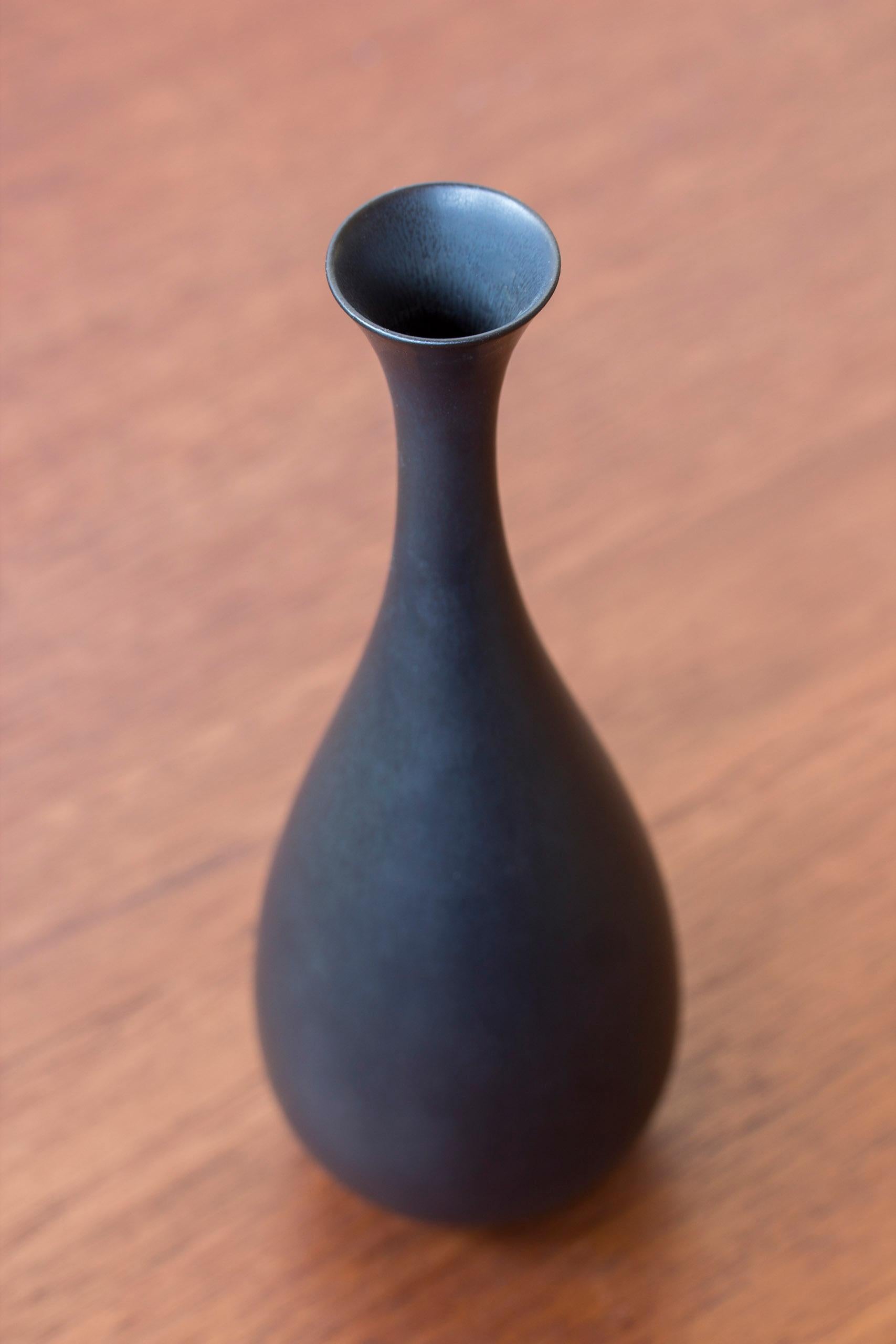 Grès Vase en grès noir par Carl-Harry Stålhane, Rörstrand, Suède, années 1950 en vente