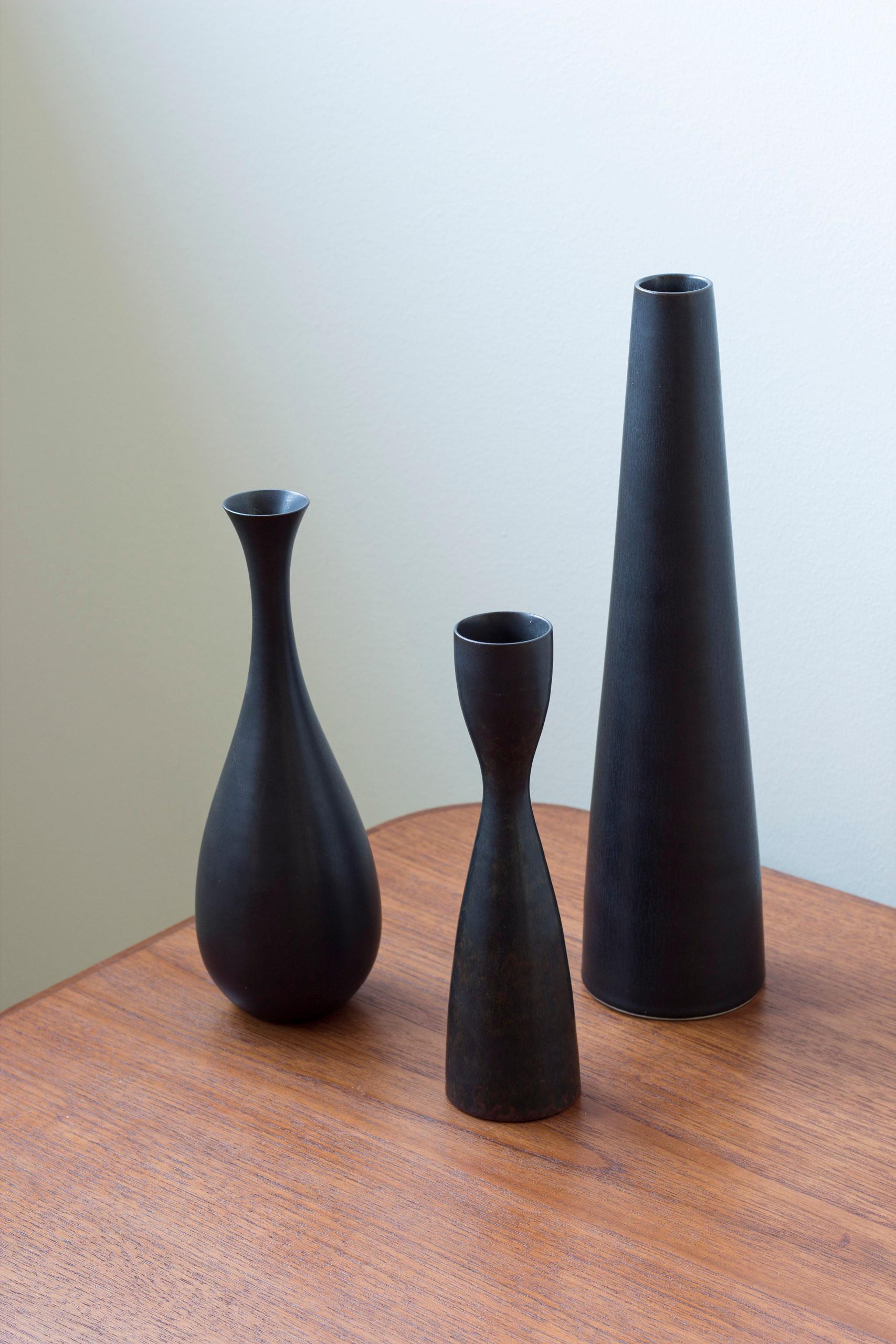 Vase en grès noir par Carl-Harry Stålhane, Rörstrand, Suède, années 1950 en vente 2