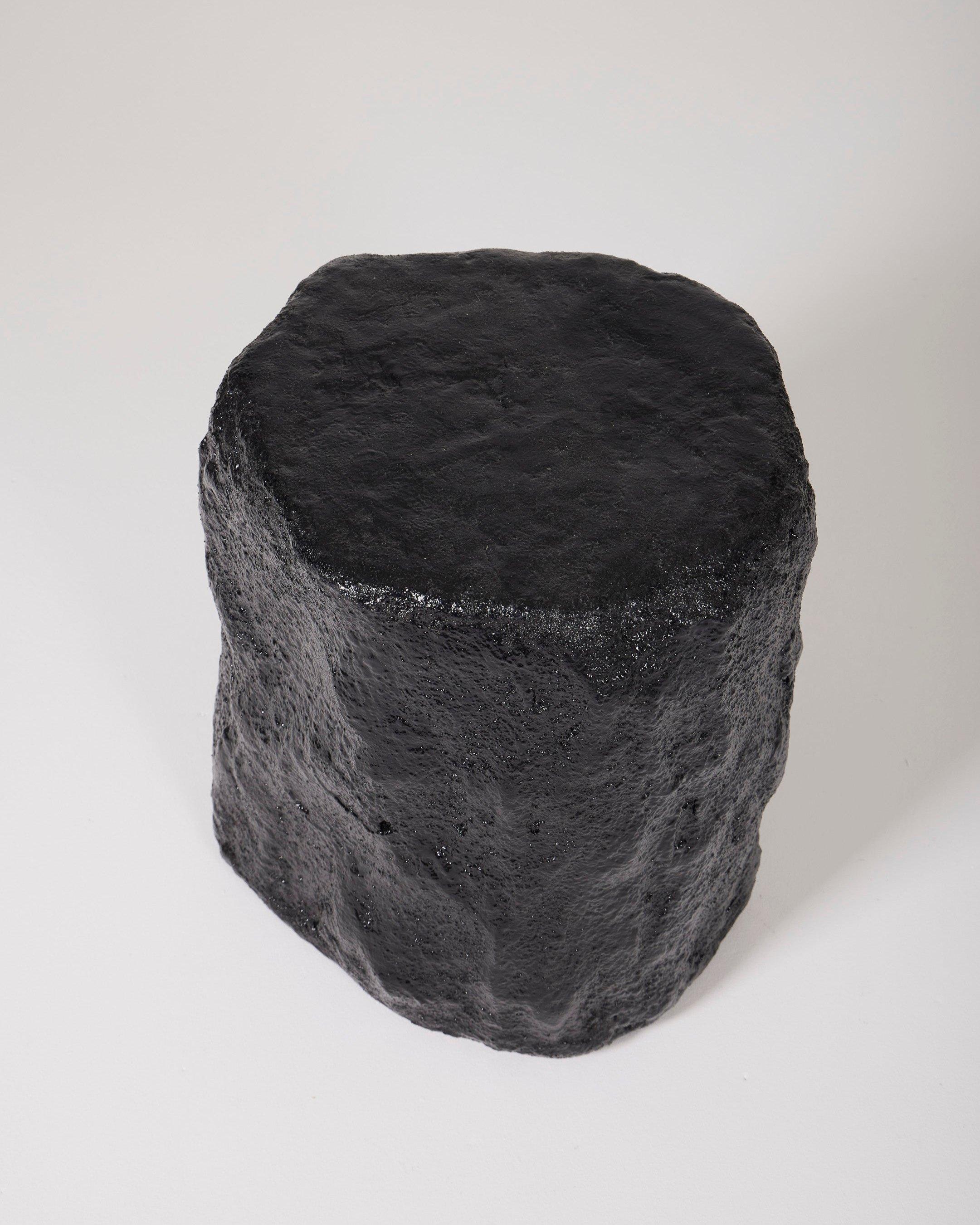 This stool by designer Paul Hardy is constructed by mixing wood, sand, pigments, and liquid rubber, giving it a hybrid appearance between a volcanic rock eroded by time and construction materials.
DV902