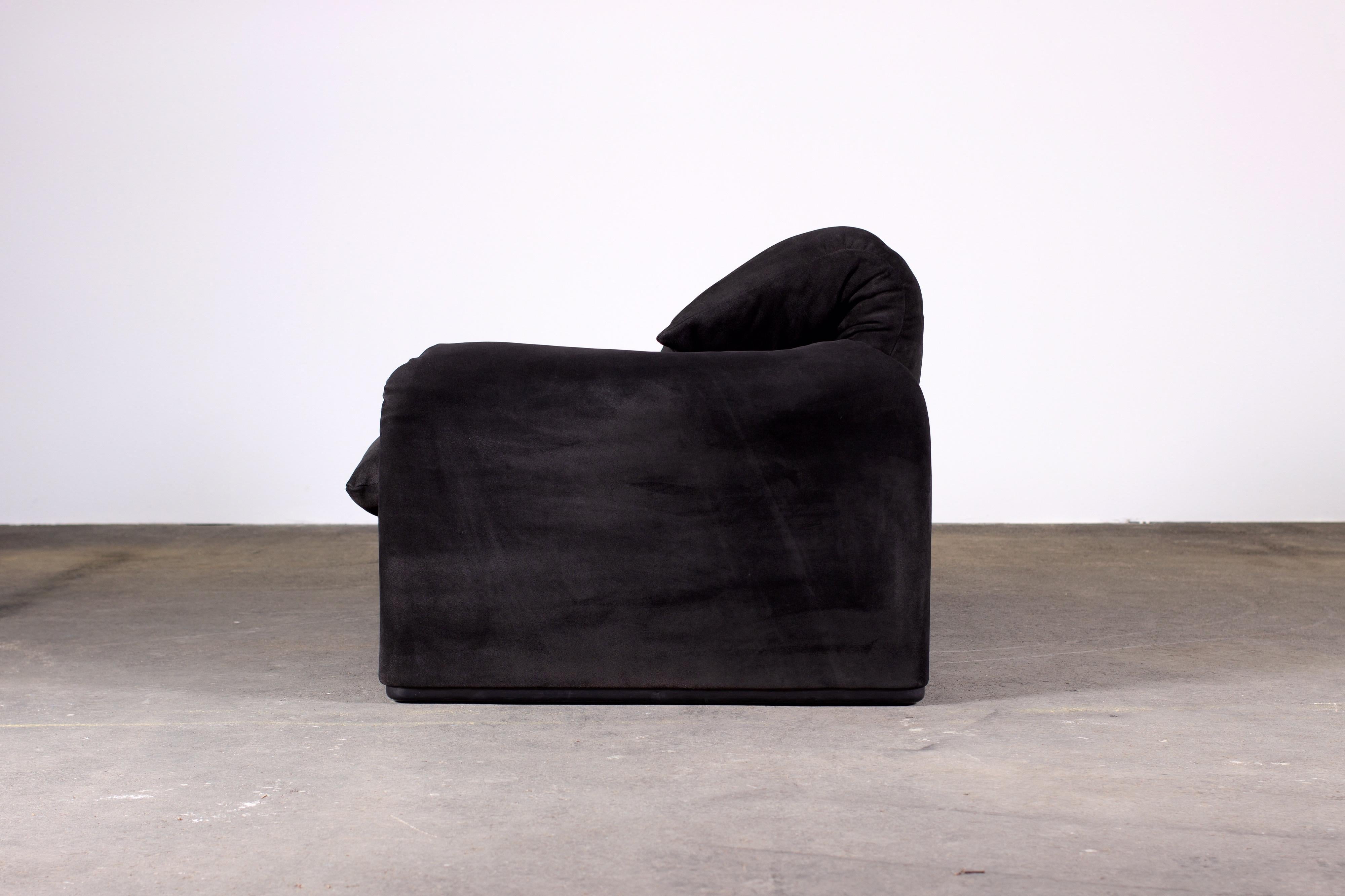 Black Suede 2-Seater Maralunga Sofa by Vico Magistretti for Cassina 5