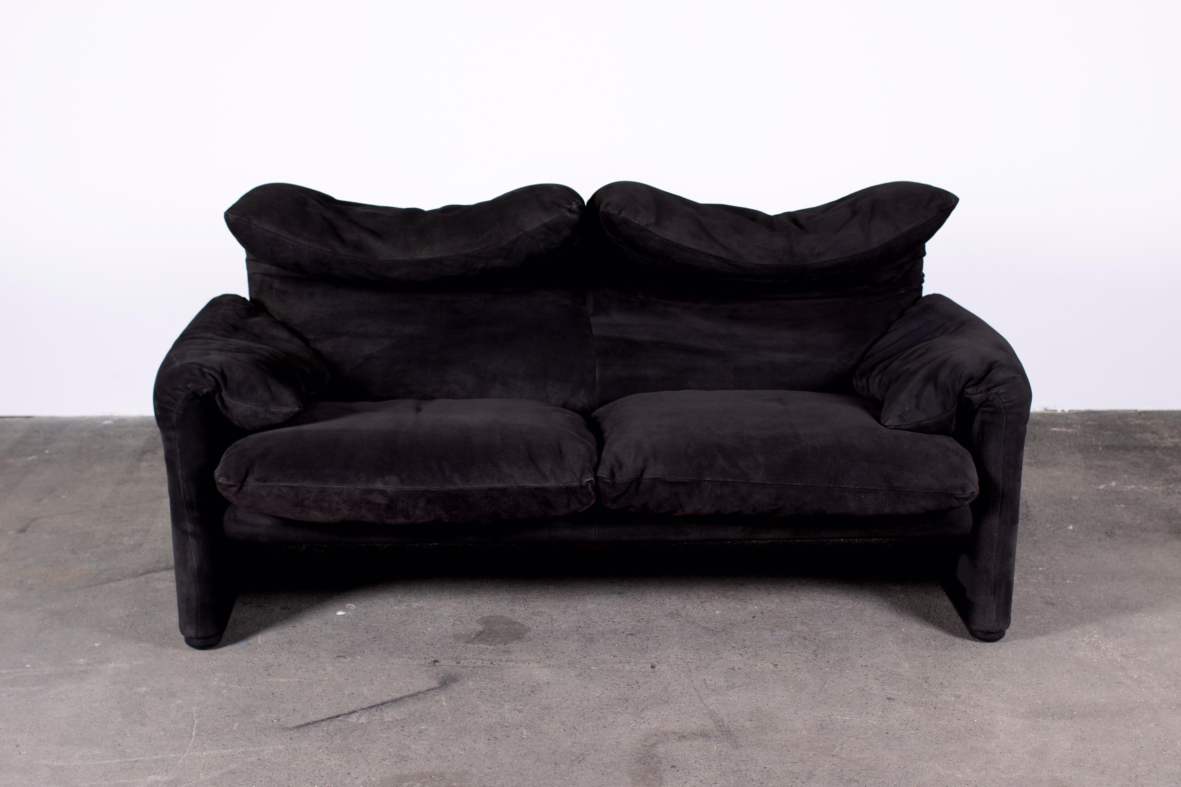 Black Suede 2-Seater Maralunga Sofa by Vico Magistretti for Cassina In Good Condition In Grand Cayman, KY