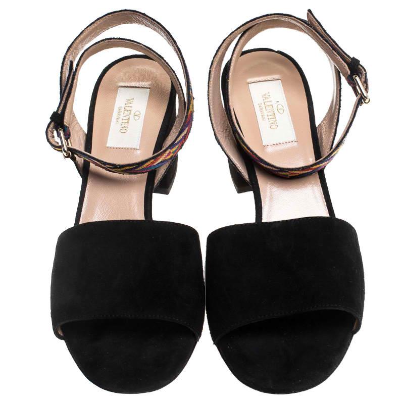 sandals with fabric strap