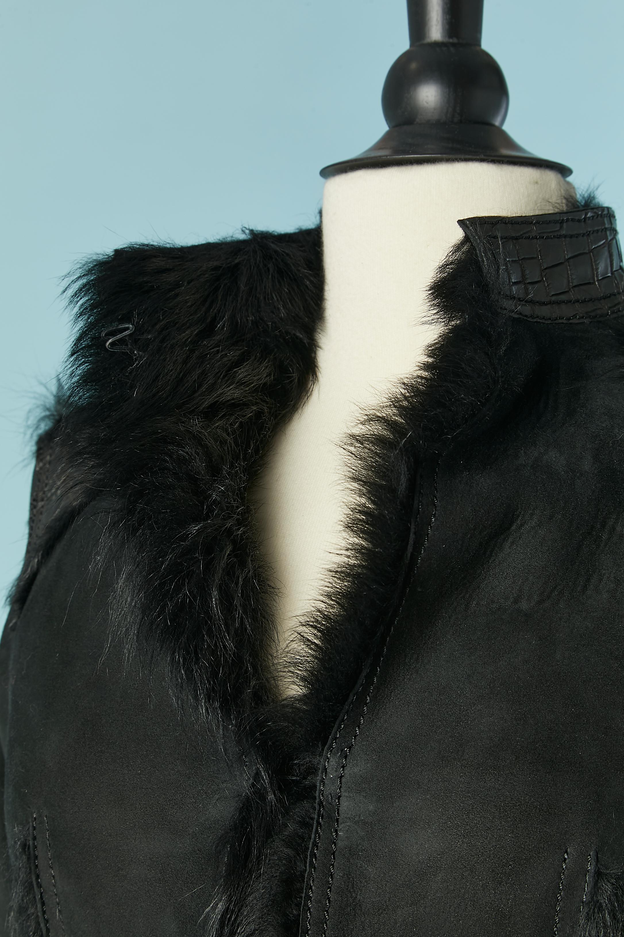 Giacca in pelle scamosciata nera con interno in pelliccia e dettagli in pelle SHIRO in vendita 3