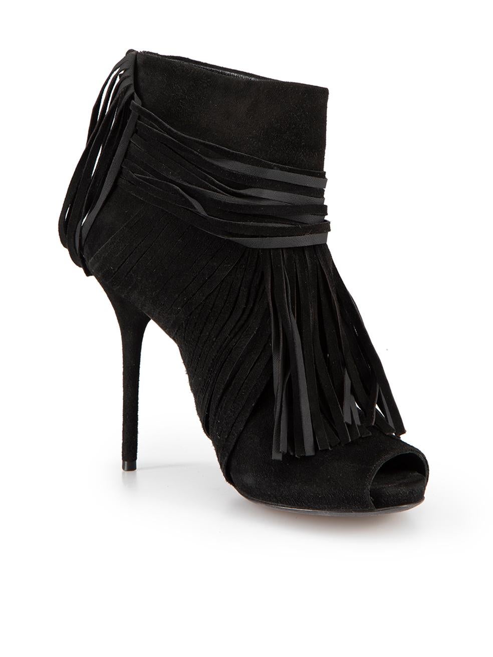 CONDITION is Very good. Minimal wear to shoes is evident. Minimal wear to both heels on this used Gucci designer resale item. These shoes come with original dust bag.



Details


Black

Suede

Ankle boots

Peep toe

High heel

Fringed and tassel