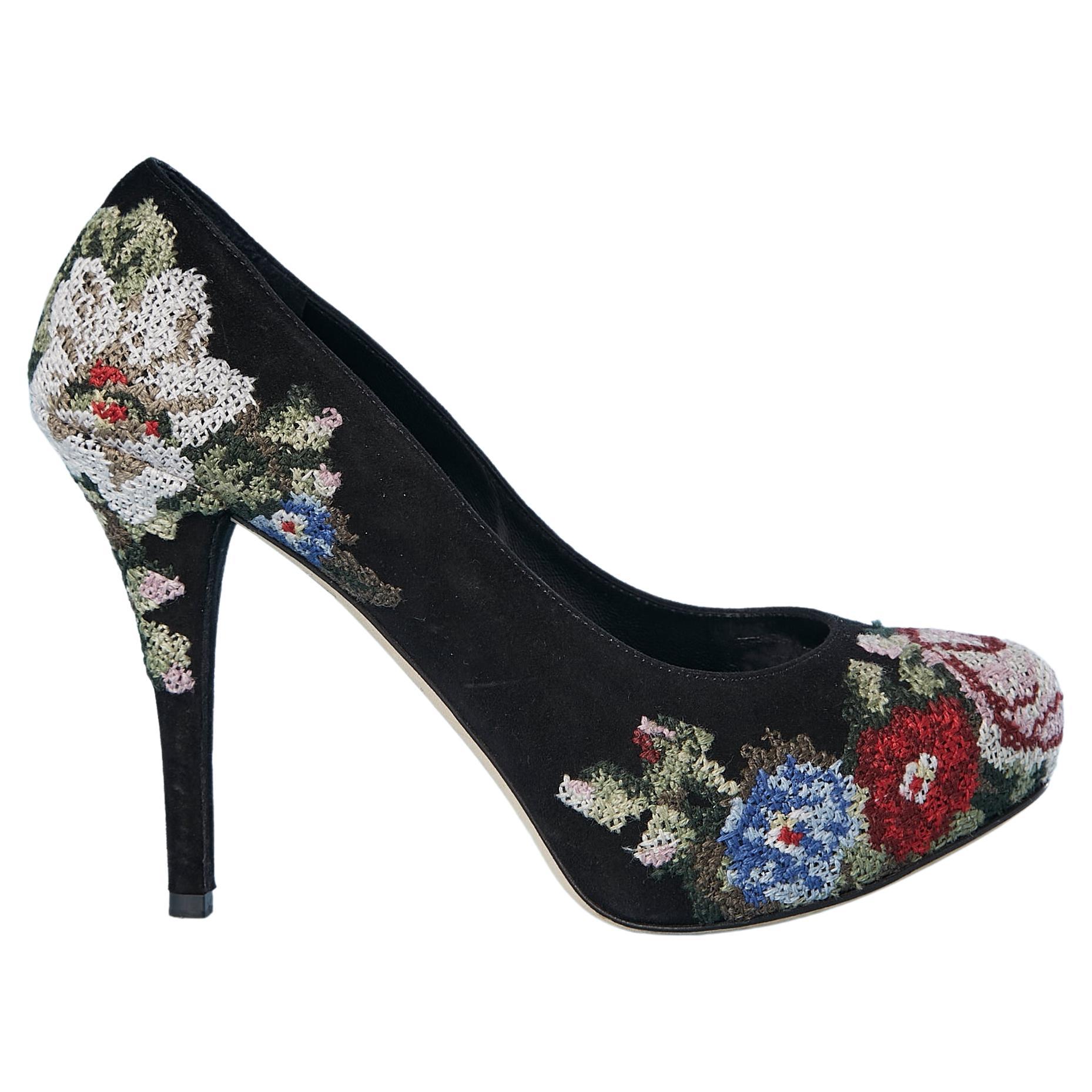 Black suede pump with "point de croix" thread embroideries Dolce & Gabbana  For Sale