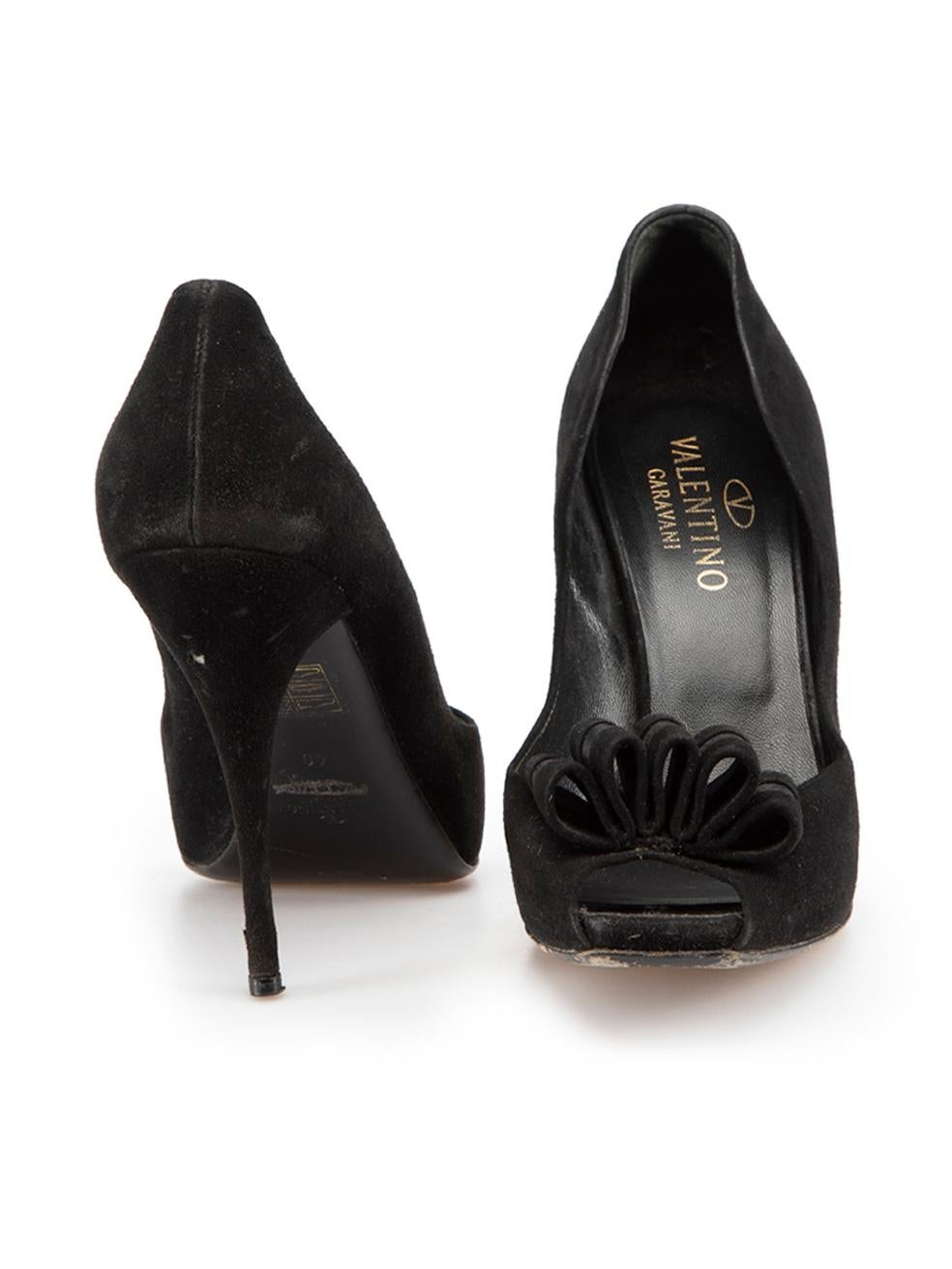Black Suede Ruffle Heels Size IT 40 In Good Condition In London, GB