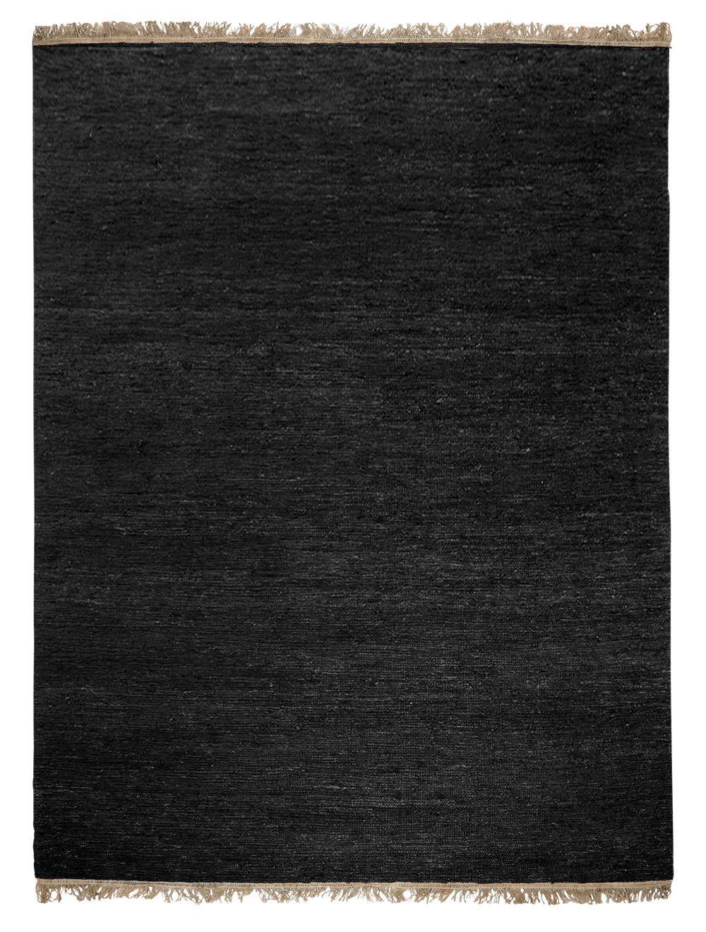 Tappeto Sumace nero con frange di Massimo Copenhagen
Annodato a mano
Materiali: 100% Canapa
Dimensioni: L 250 x H 300 cm
Colori disponibili: Naturale, Naturale con frange, Nero, Nero con frange e Navy.
Sono disponibili altre dimensioni: 170x240