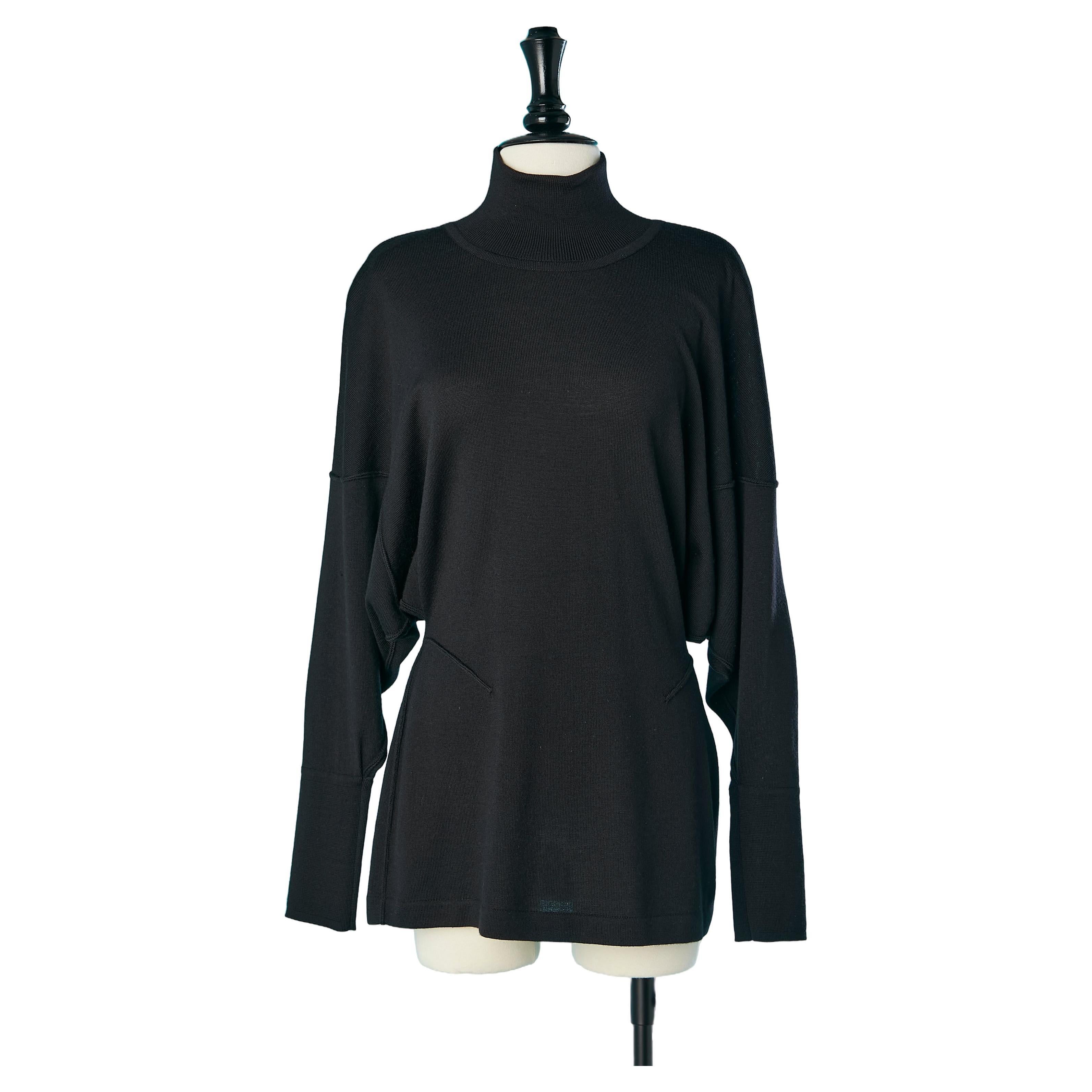 Black sweater in wool with batwing sleeve AlaÏa  For Sale