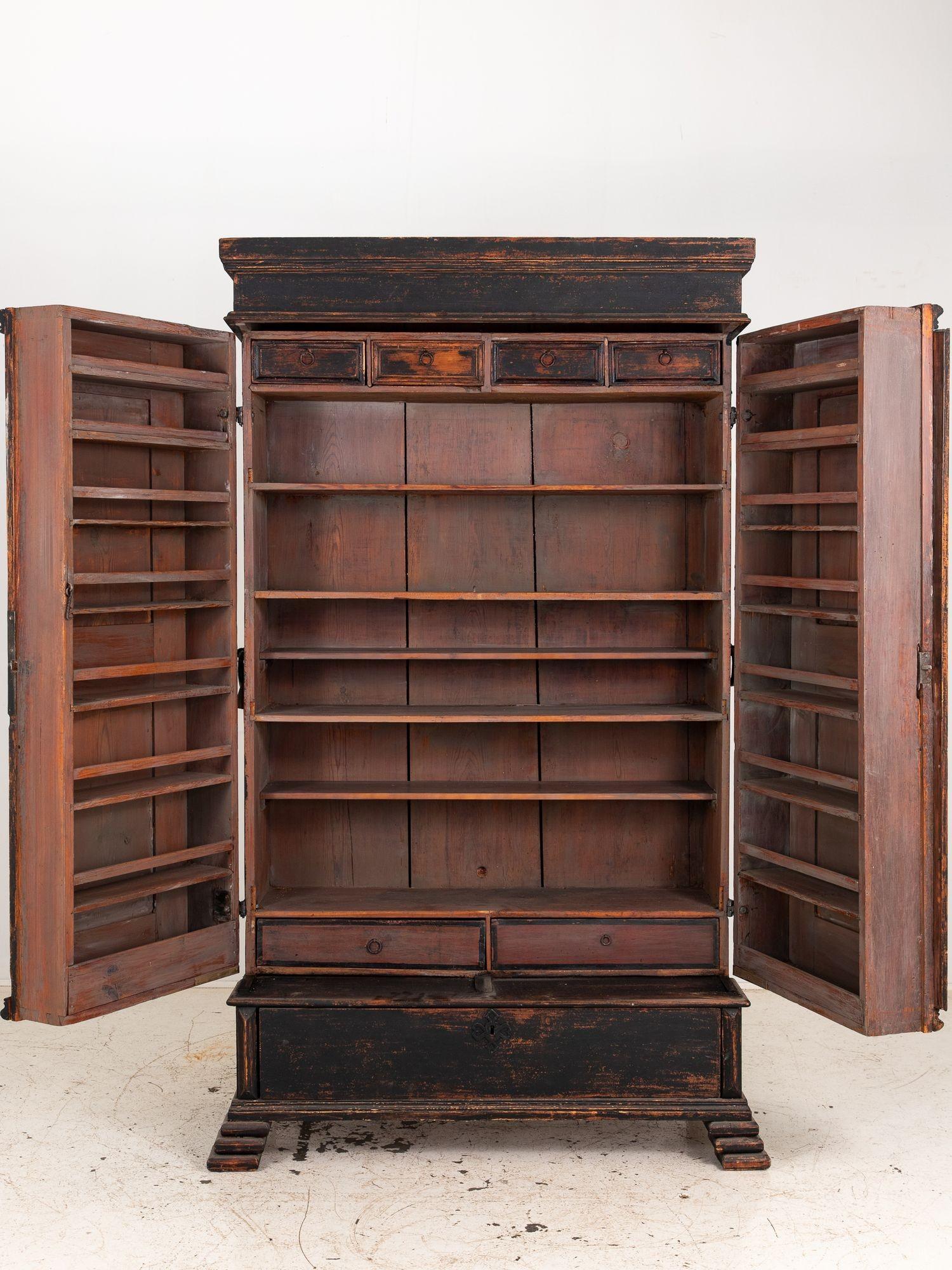 Credenza svedese nera o mobile da cucina, Svezia Fine del XVIII secolo. in vendita 1