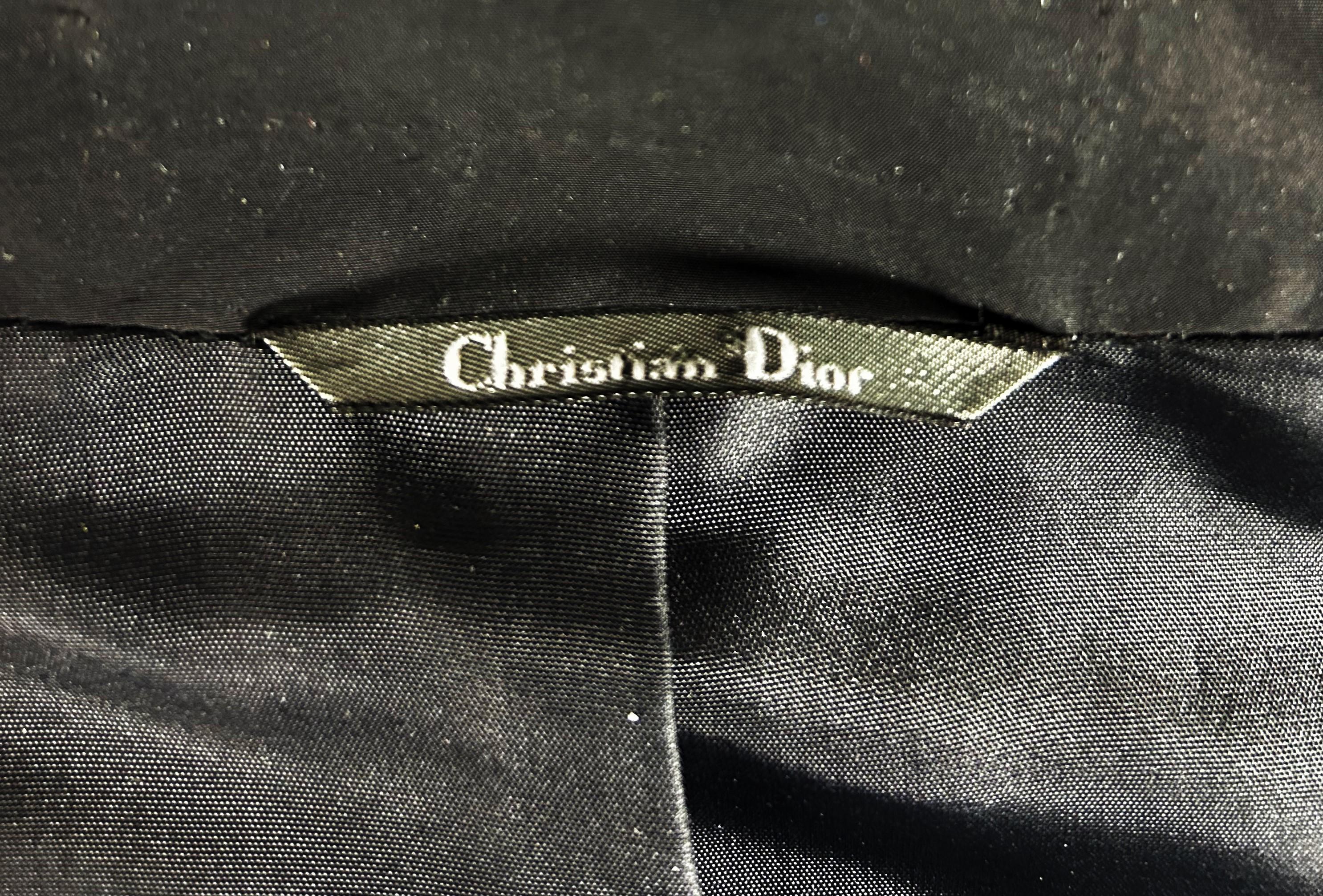 Manteau de soirée en taffetas noir avec étiquette Christian Dior, datant d'environ 1955-1960 en vente 3