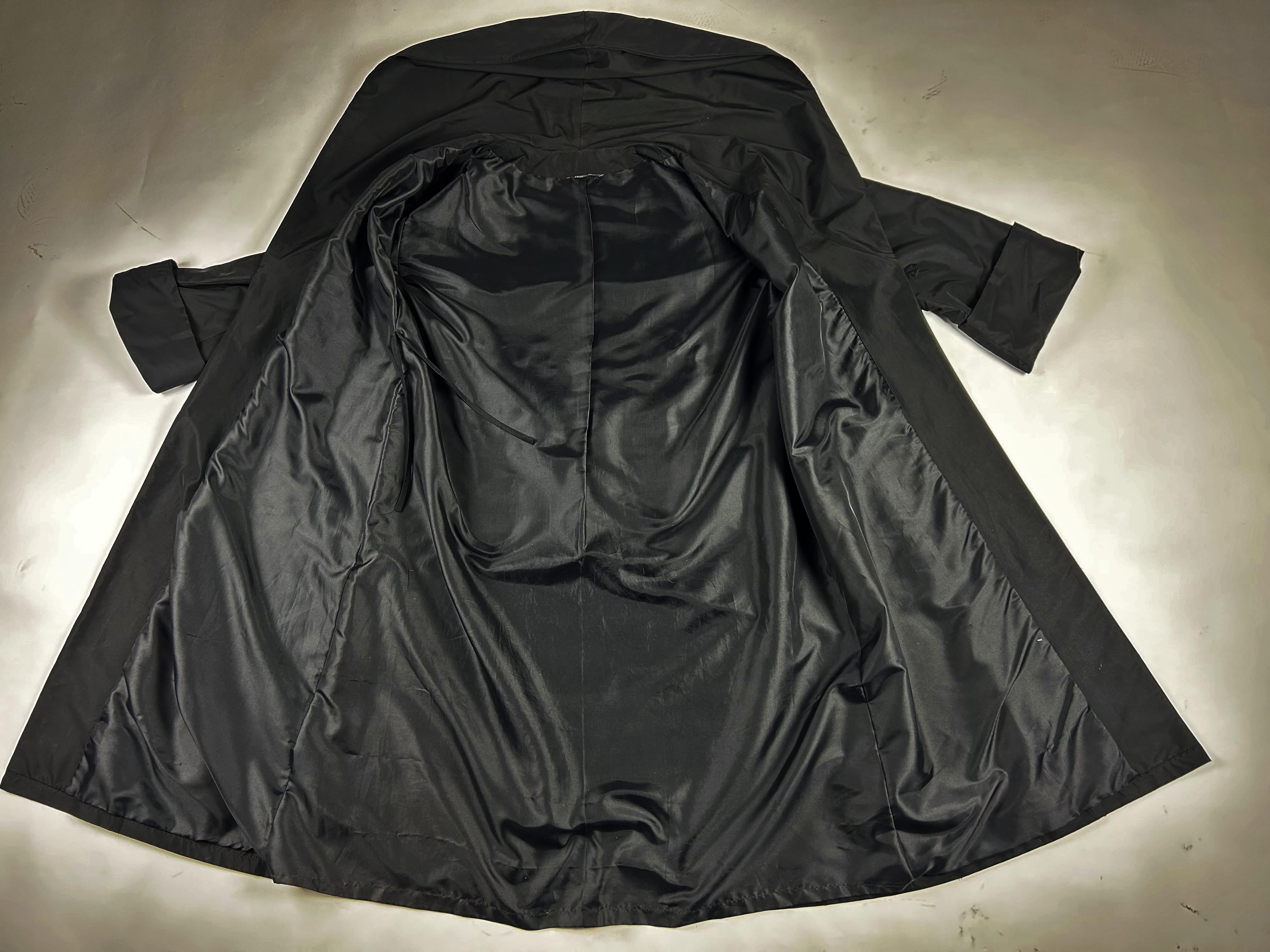 Black taffeta evening coat with Christian Dior label Circa 1955-1960 For Sale 7