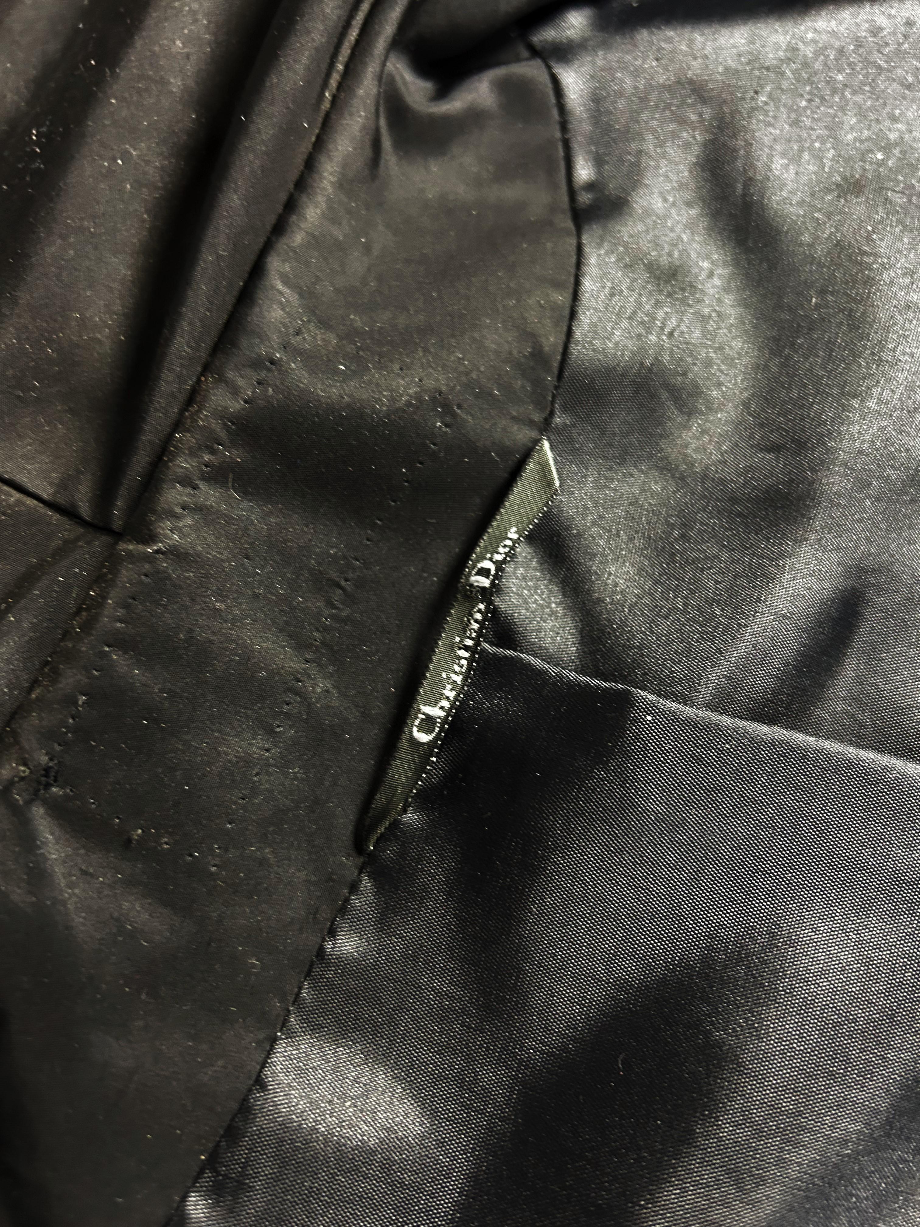 Black taffeta evening coat with Christian Dior label Circa 1955-1960 For Sale 9