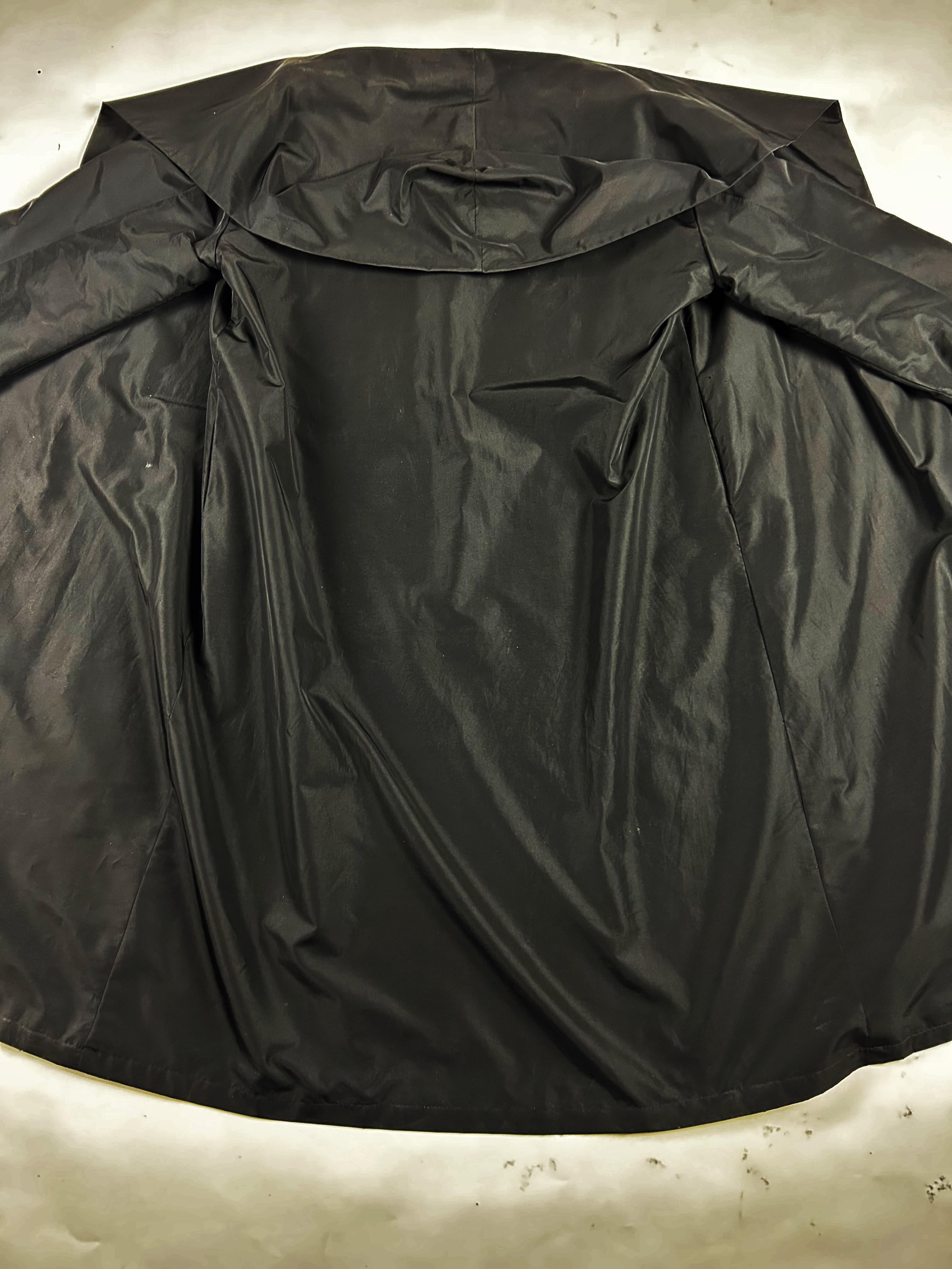 Black taffeta evening coat with Christian Dior label Circa 1955-1960 For Sale 5