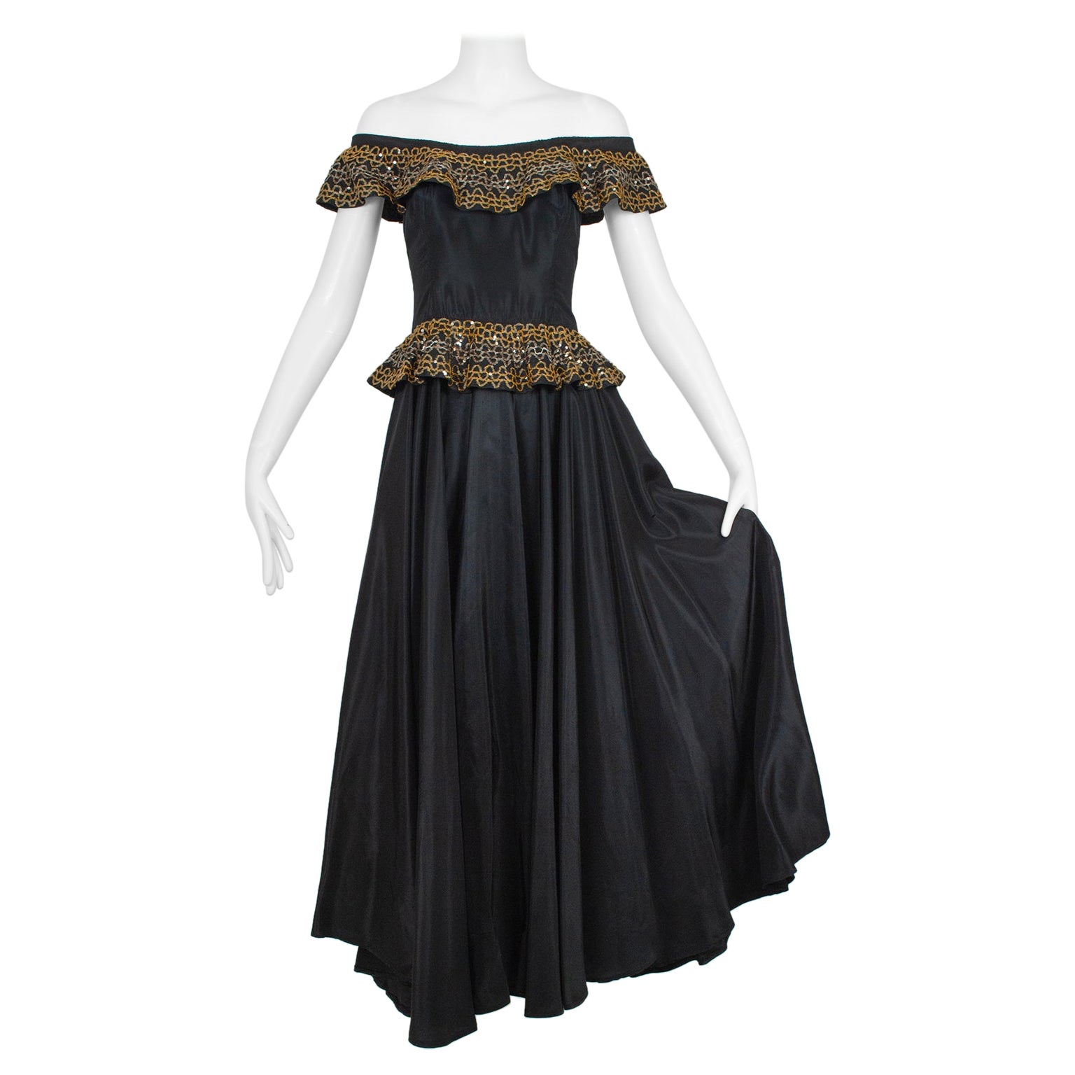 Robe flamenco à épaules nues en taffetas noir avec péplum en paillettes - XXS, années 1940 en vente
