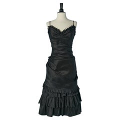 Robe de cocktail en taffetas noir à volants Bellville Sassoon Lorcan Mullany