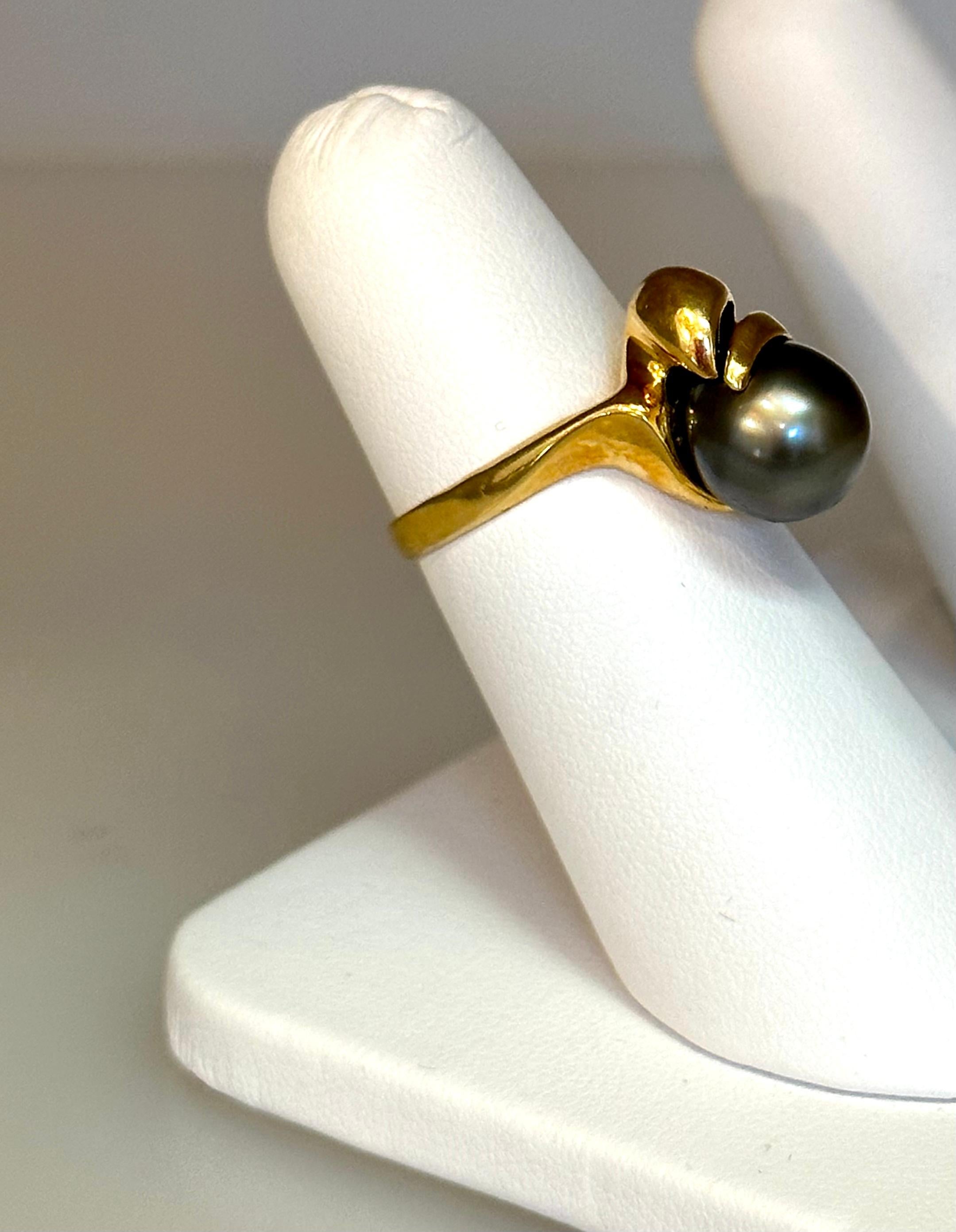 Black Tahitian Pearl 9.3 MM Cocktail Ring 18 Karat Yellow Gold For Sale 2