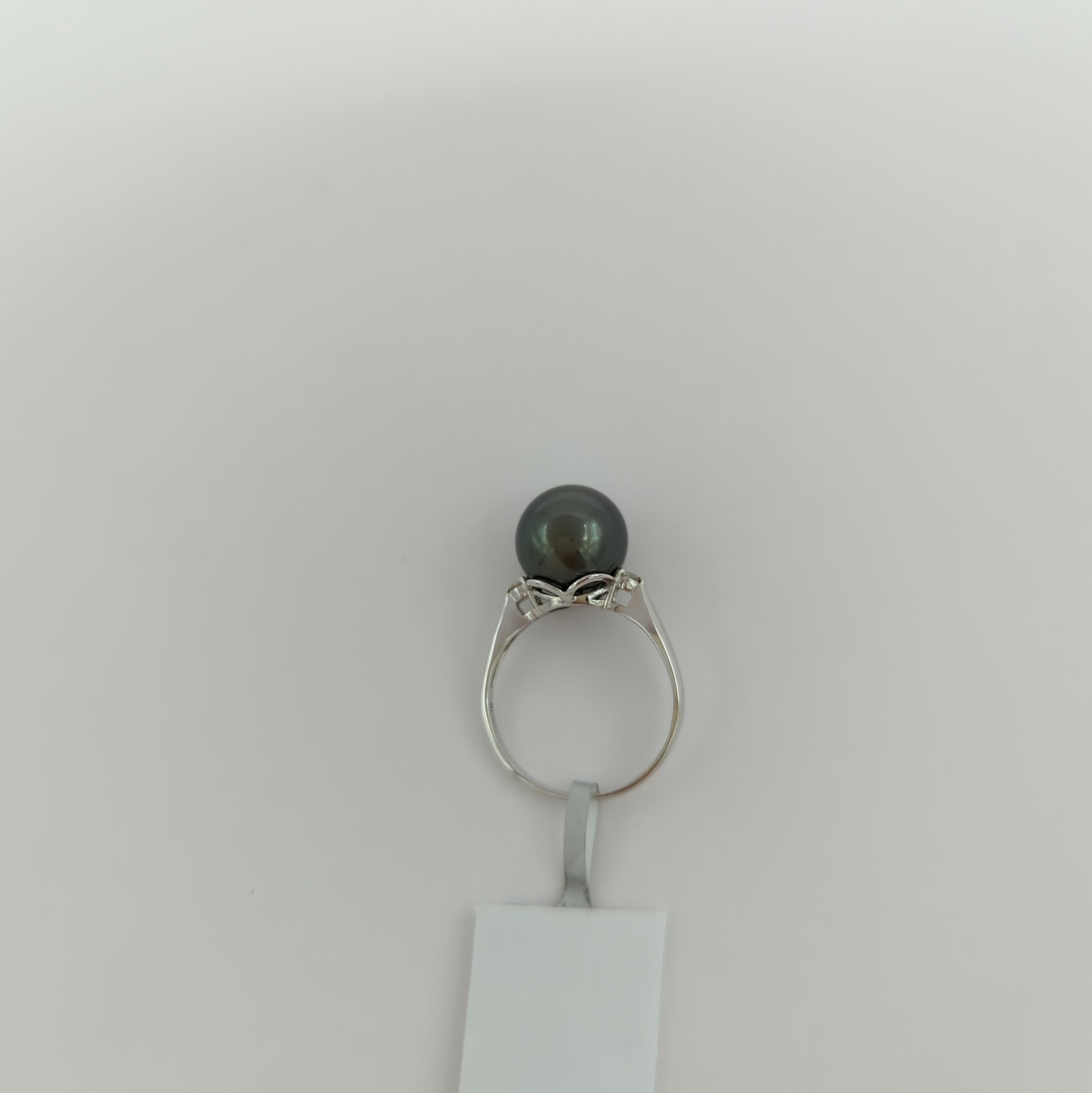 Black Tahitian Pearl and White Diamond Ring in 18K White Gold For Sale 2