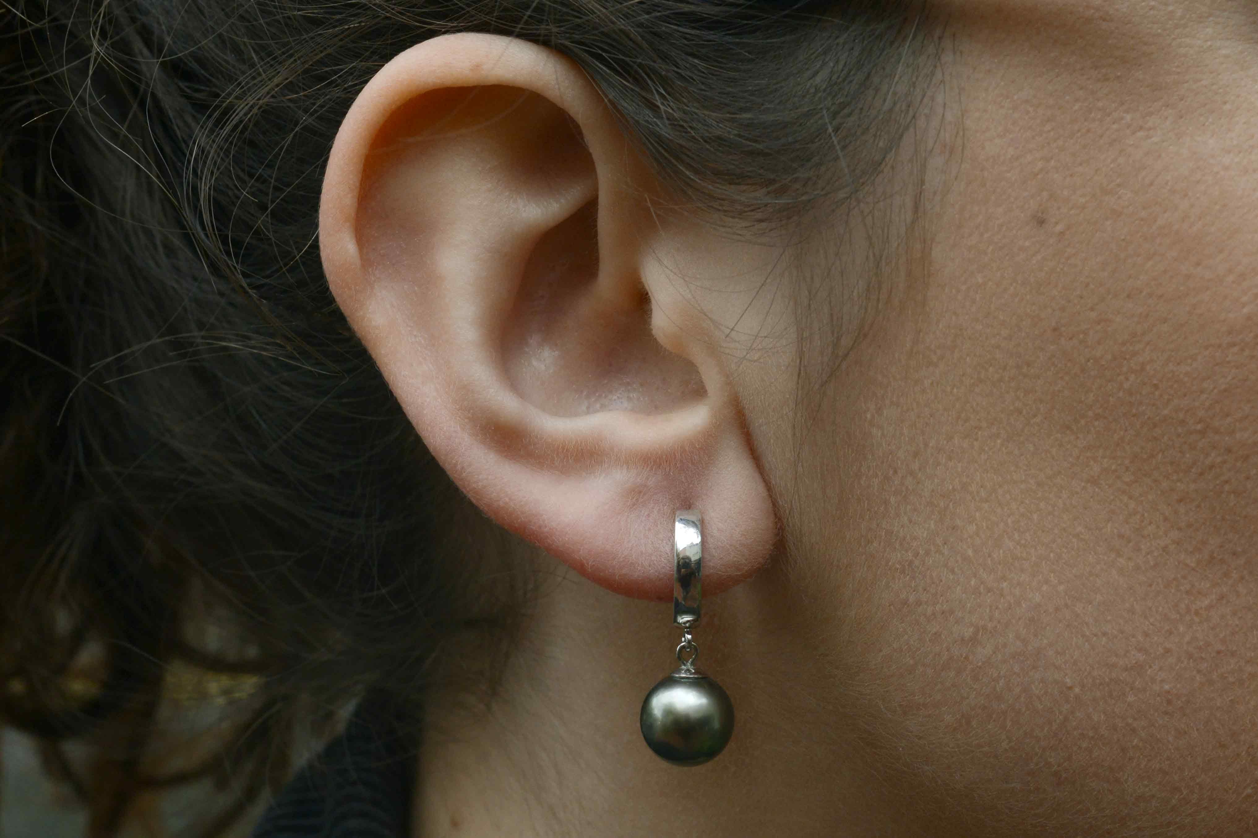 Modern Black Tahitian Pearl Dangle Earrings Drop Silver Large Lever Back
