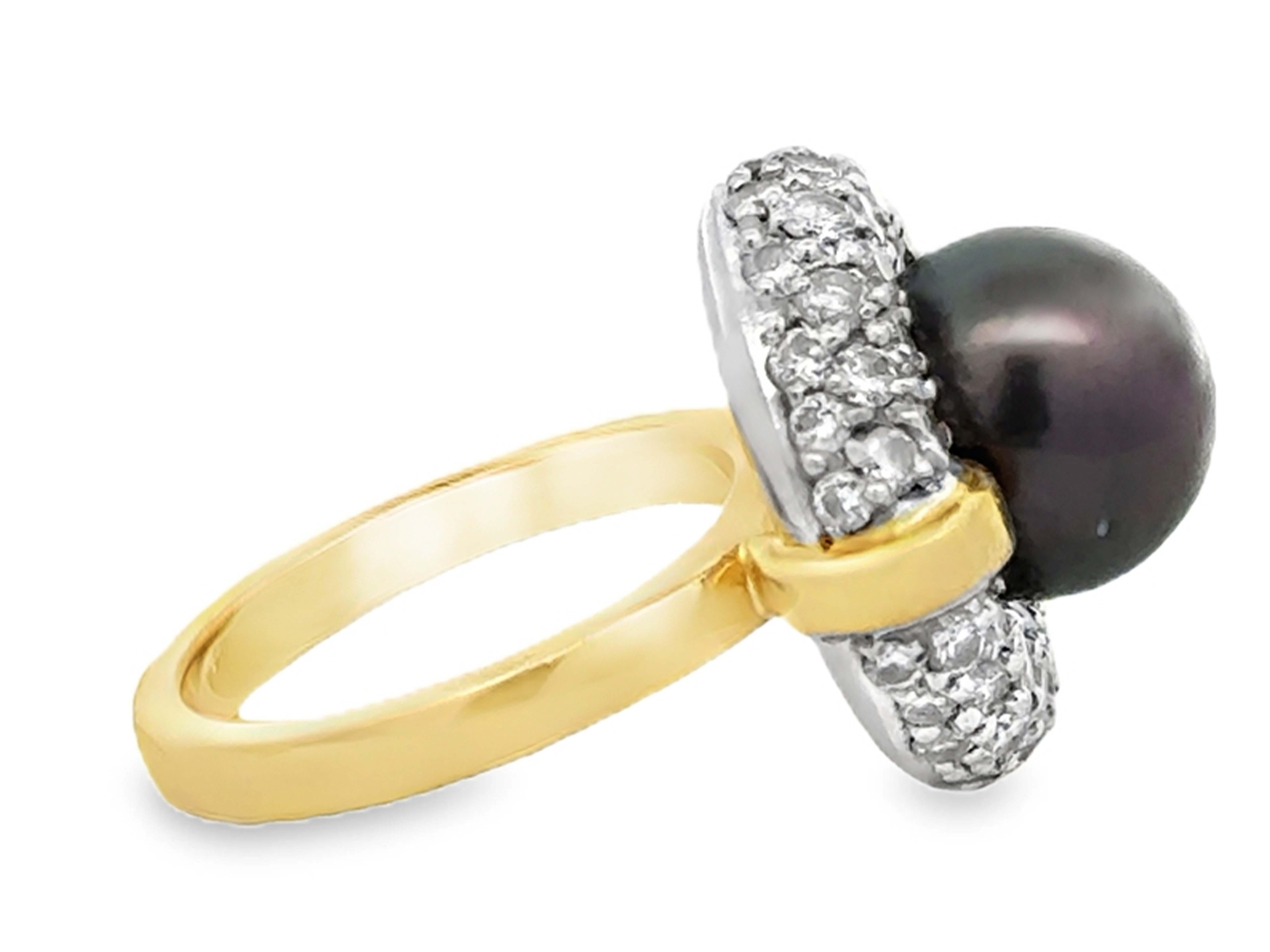 Anillo Halo de Diamantes con Perla Negra de Tahití Oro Amarillo de 18 K y Platino en Excelente estado para la venta en Honolulu, HI