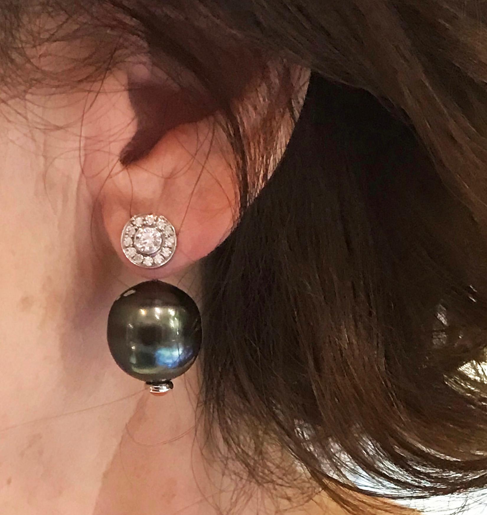Black Tahitian Pearl Diamond Earrings In Excellent Condition In Toronto, ON