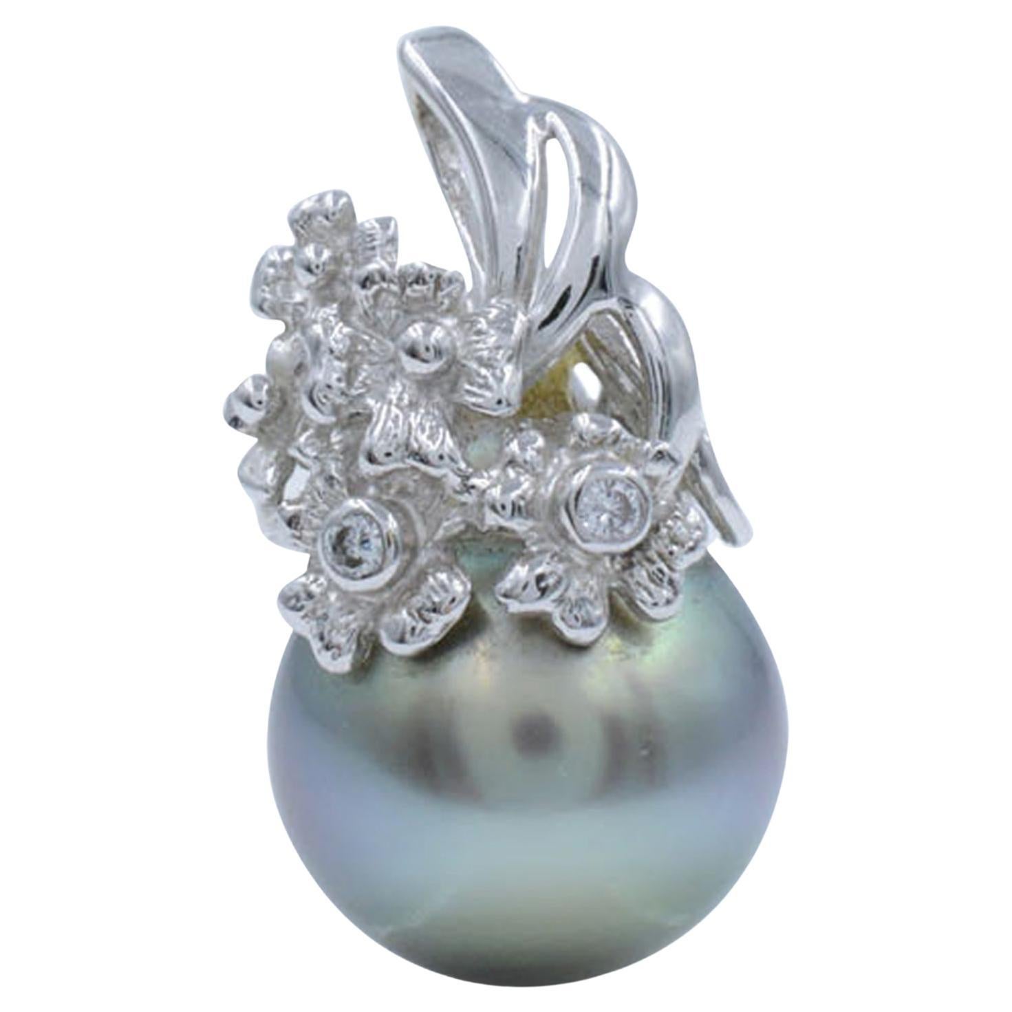 Black Tahitian Pearl & Diamond Floral Motif Pendant 18K White Gold 0.03cttw For Sale