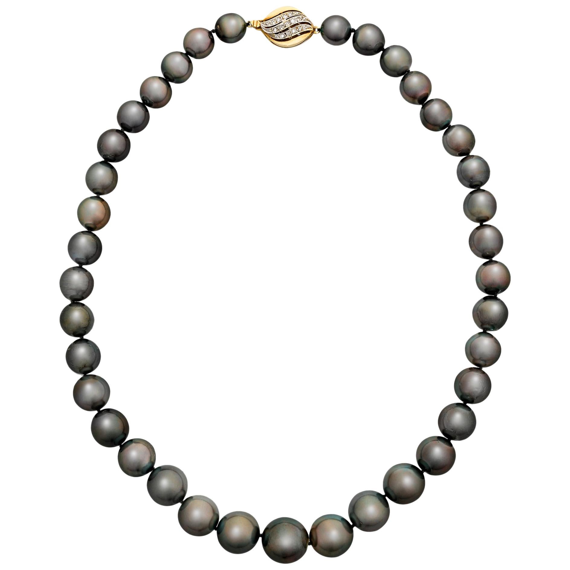 Black Tahitian Pearl Necklace For Sale