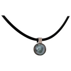 White Gold Bail on Black Tahitian Pearl Pendant