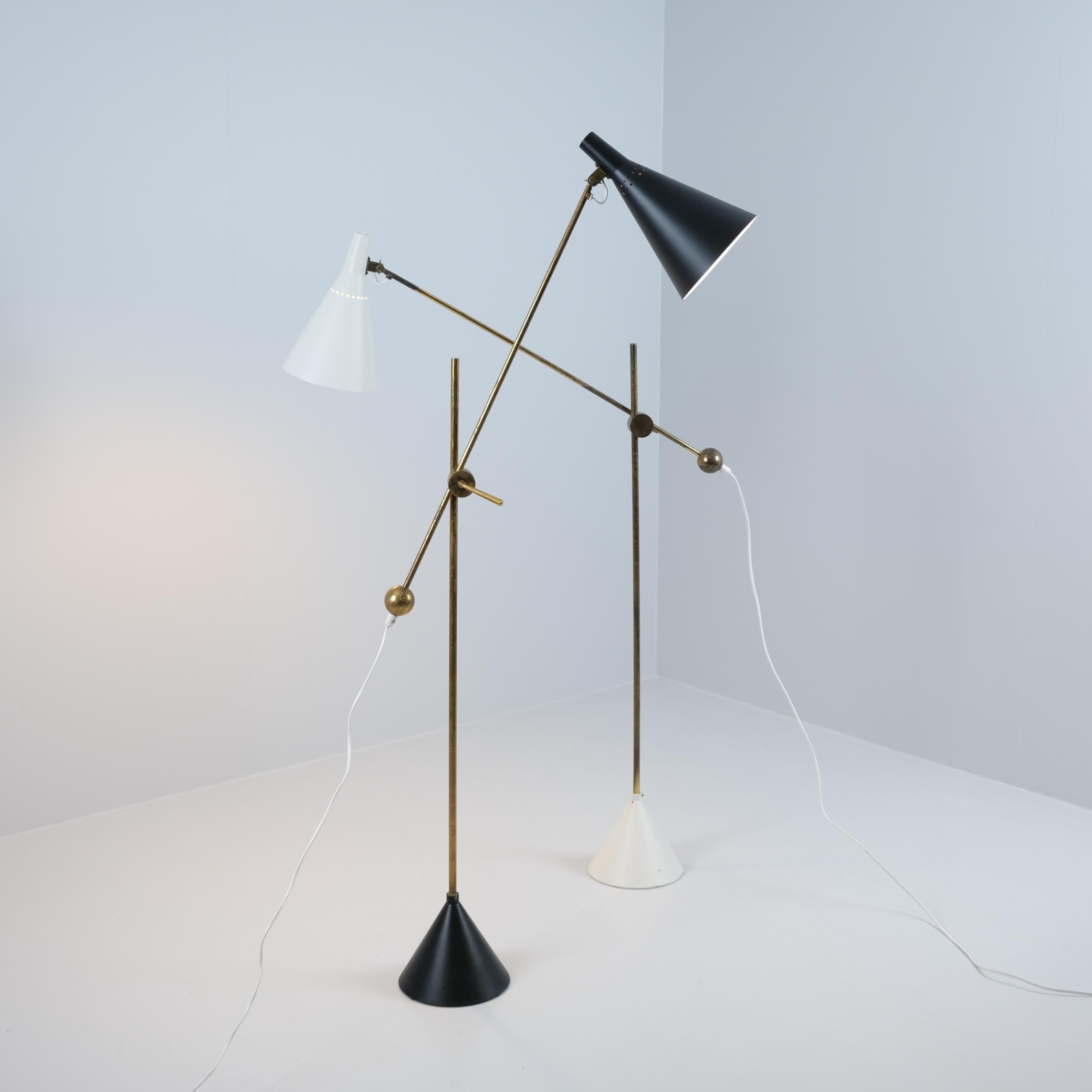 Lampada da terra regolabile Tapio Wirkkala nera modello K10-11, Idman 1950s in vendita 4