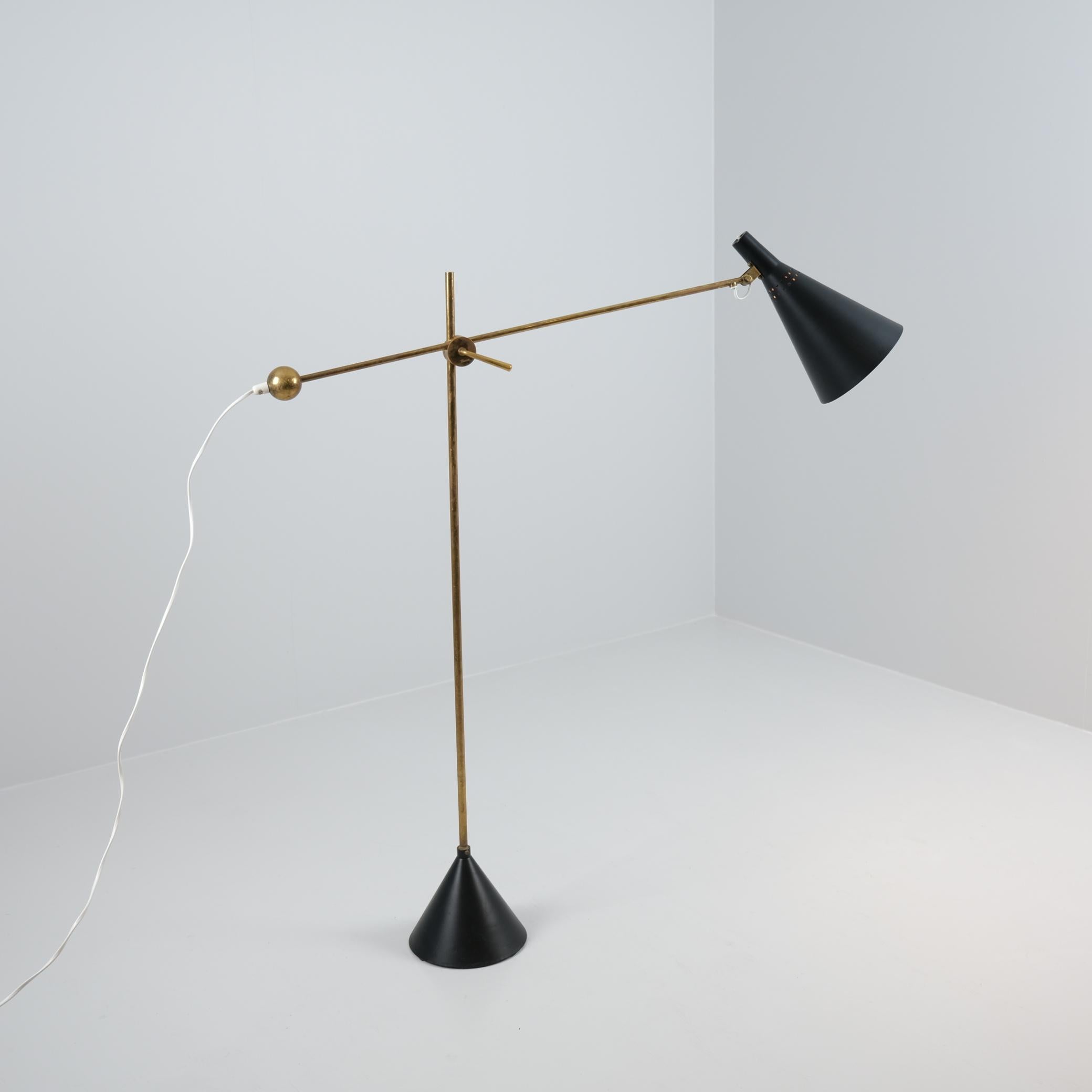 Lampada da terra regolabile Tapio Wirkkala nera modello K10-11, Idman 1950s in vendita 1