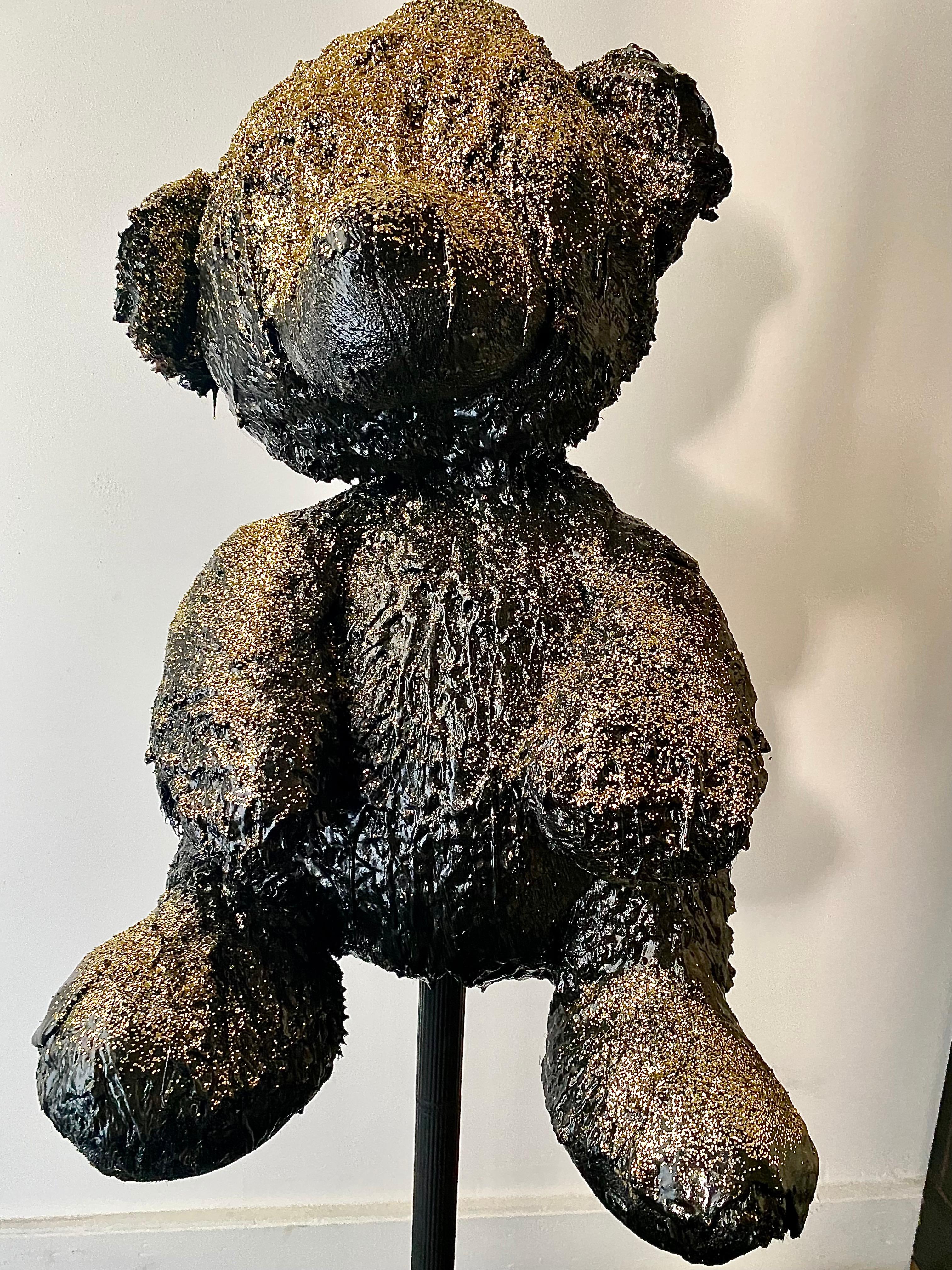 Black TAR and Gold glitter Teddy Sculpture, 21st Century by Mattia Biagi In New Condition For Sale In Culver City, CA