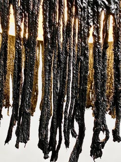 Lampada da soffitto o scultura in catrame nero, 21° secolo di Mattia Biagi