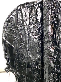 Strumento a corde di catrame nero Scultura di viola, 21° secolo di Mattia Biagi