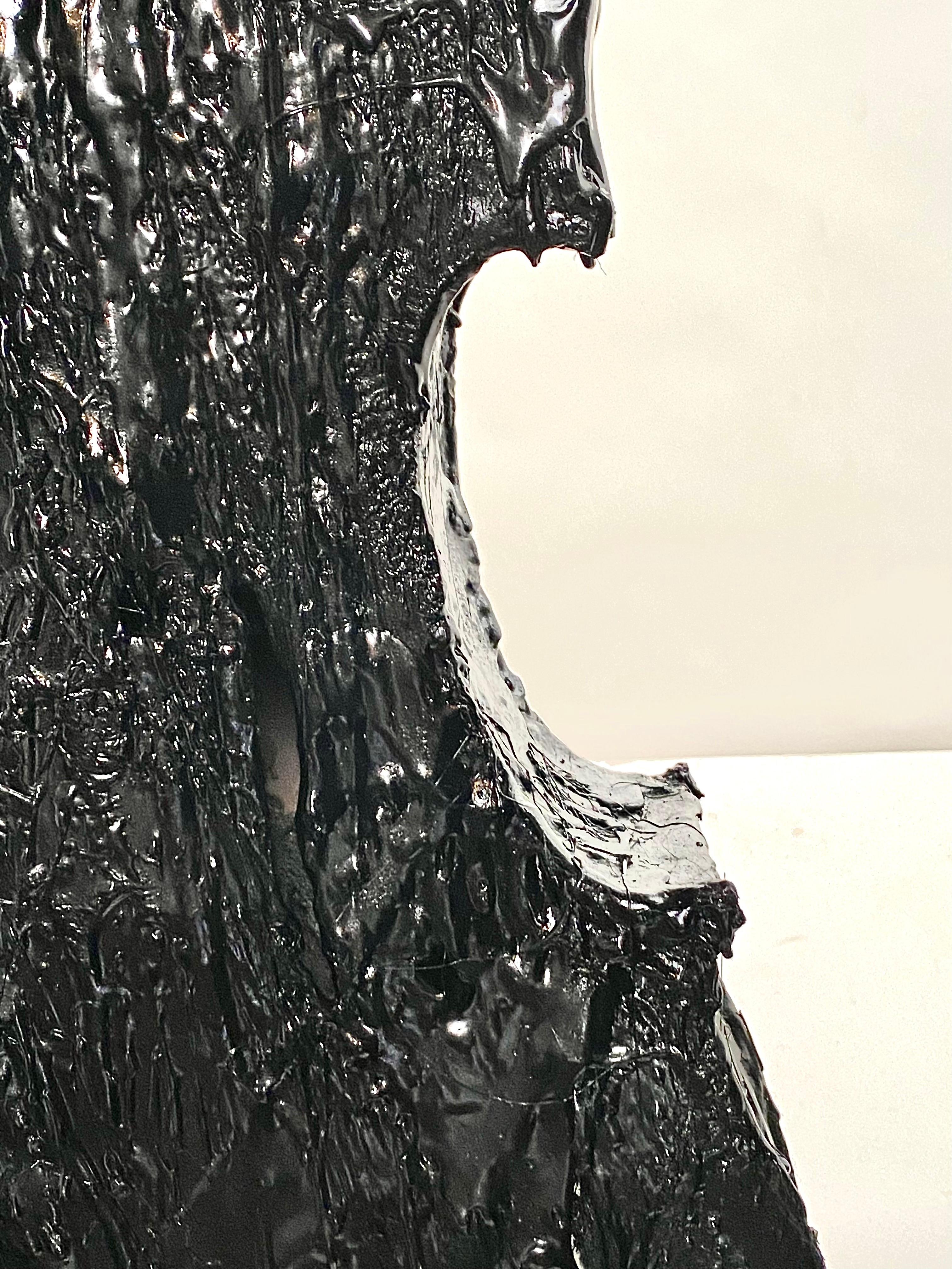 Sculpture de violoniste à cordes noires en tartan, 21e siècle par Mattia Biagi en vente 1