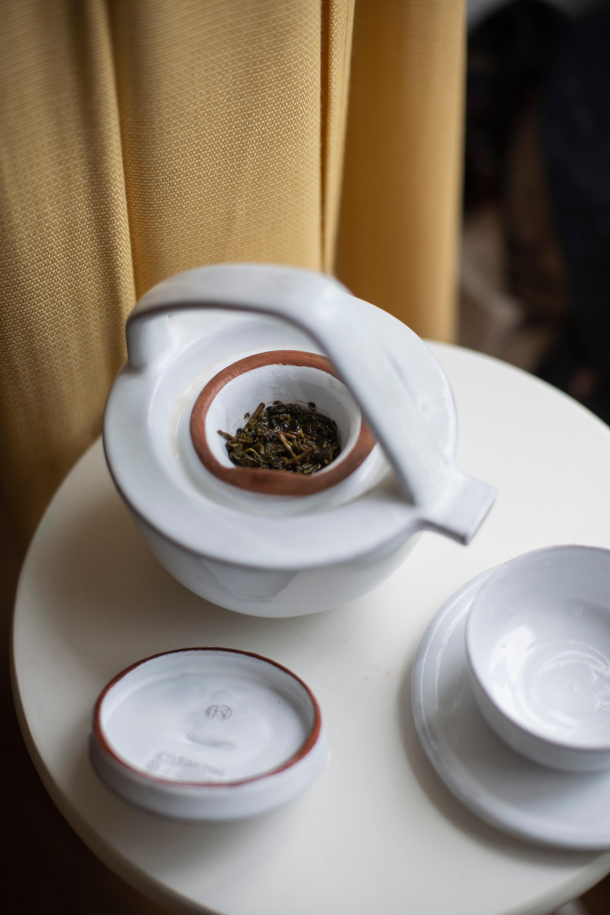 Schwarze Teekanne 1L von Clément Boutillon (Französisch) im Angebot