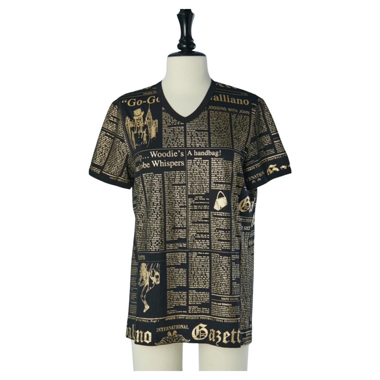 Tee-shirt noir avec impression de la Gazette en or John Galliano