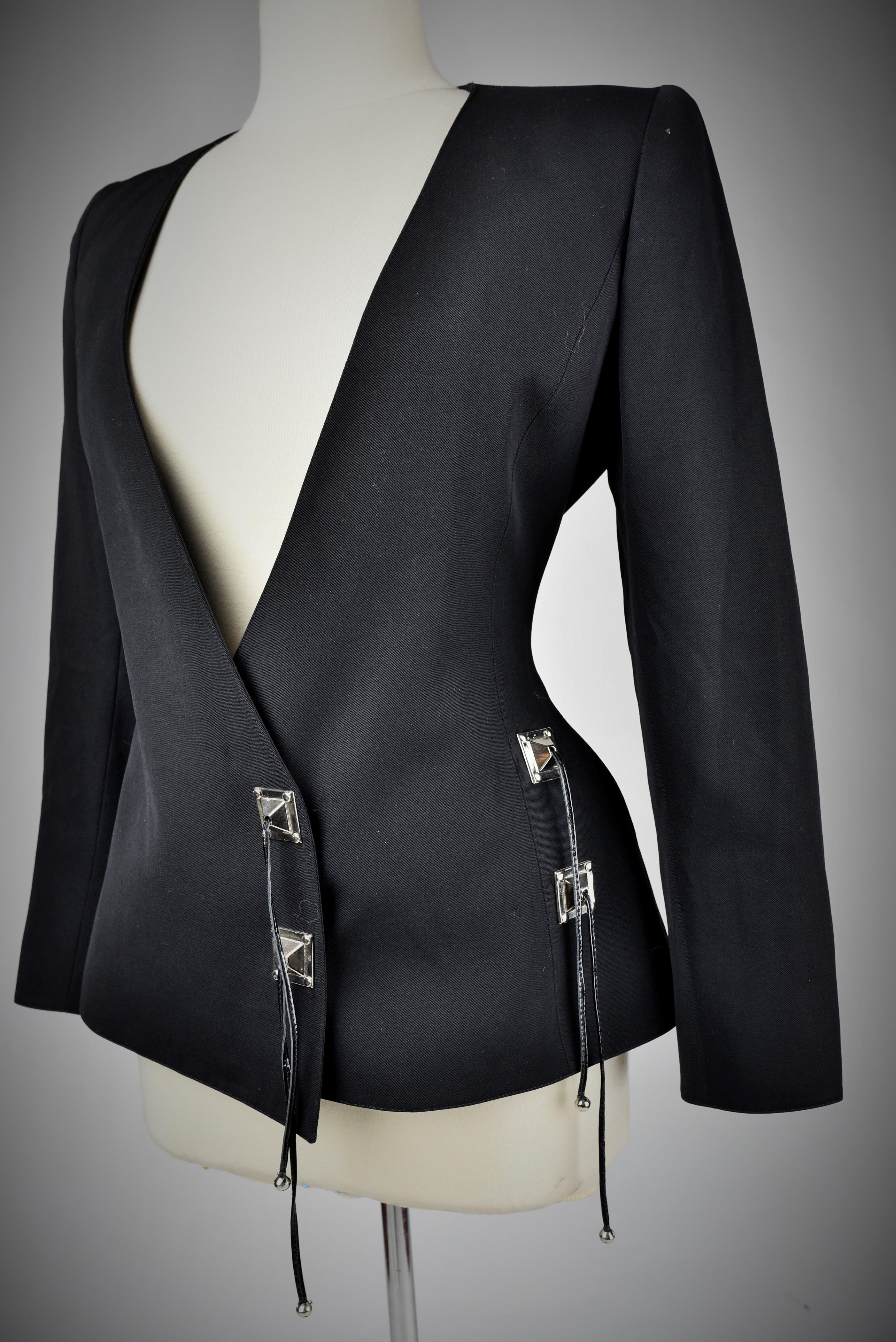 Black Tergal Tuxedo Jacket by Claude Montana Circa 1990 In Good Condition For Sale In Toulon, FR