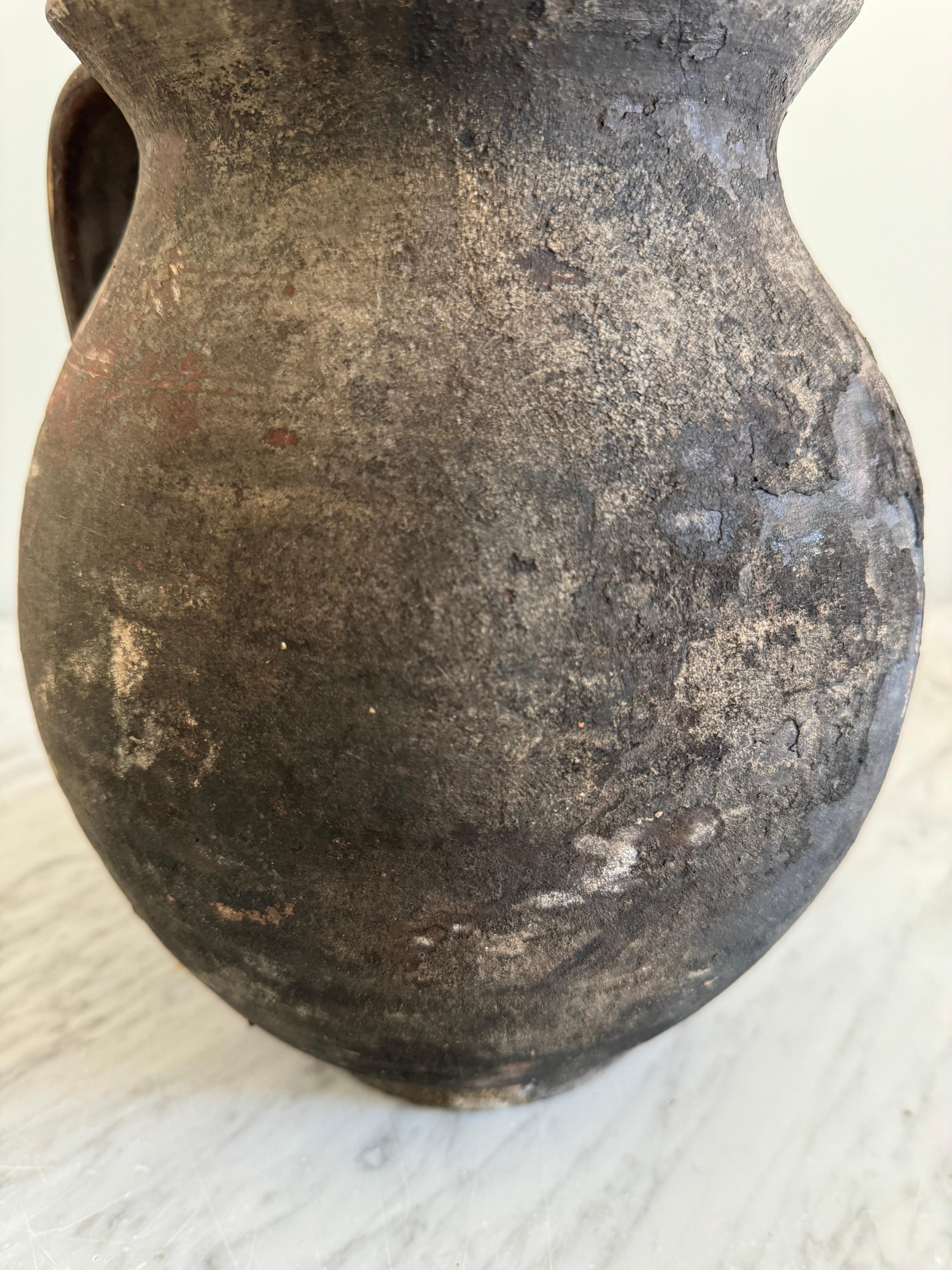 Black Terracotta large pignate pot in vendita 2