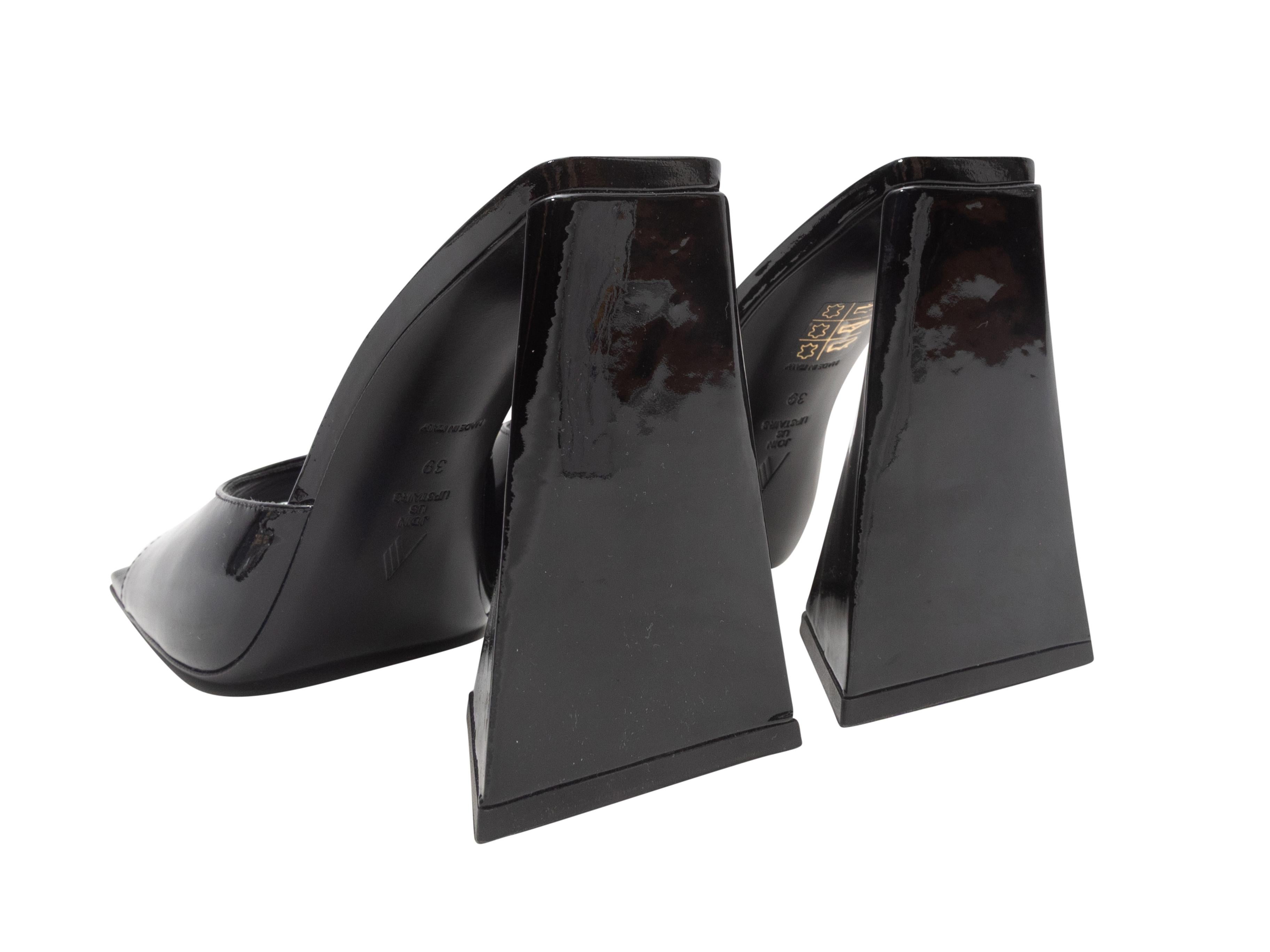 Sandalias de tacón triangular de charol negro The Attico Talla 39 en Bueno estado para la venta en New York, NY