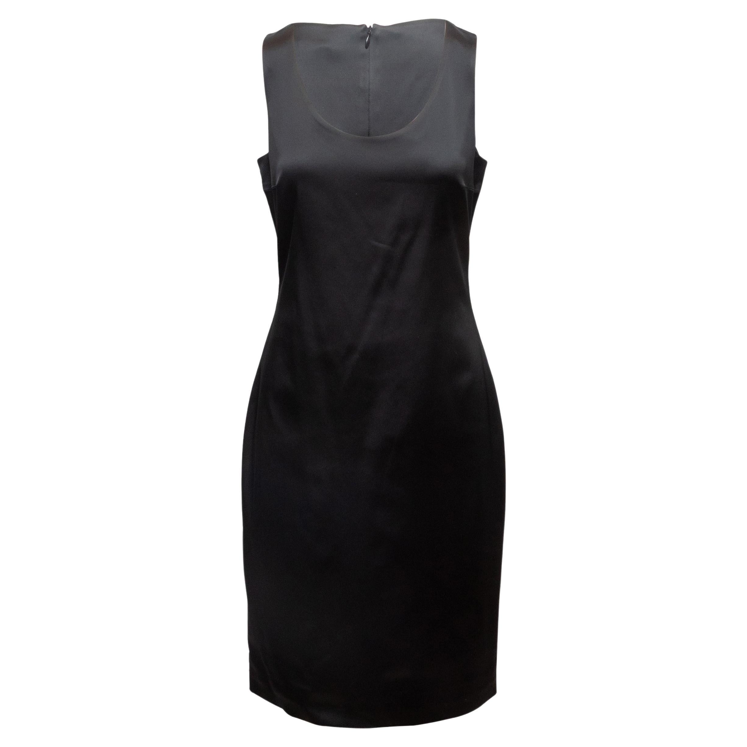 Robe en satin sans manches noire The Row Taille 10