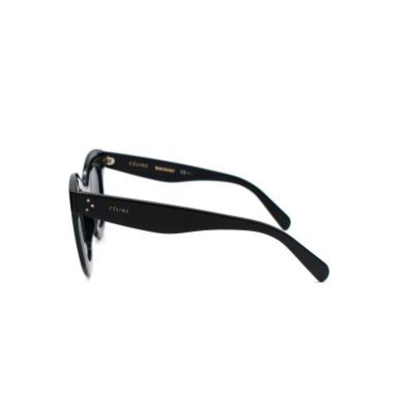 black thick frame glasses