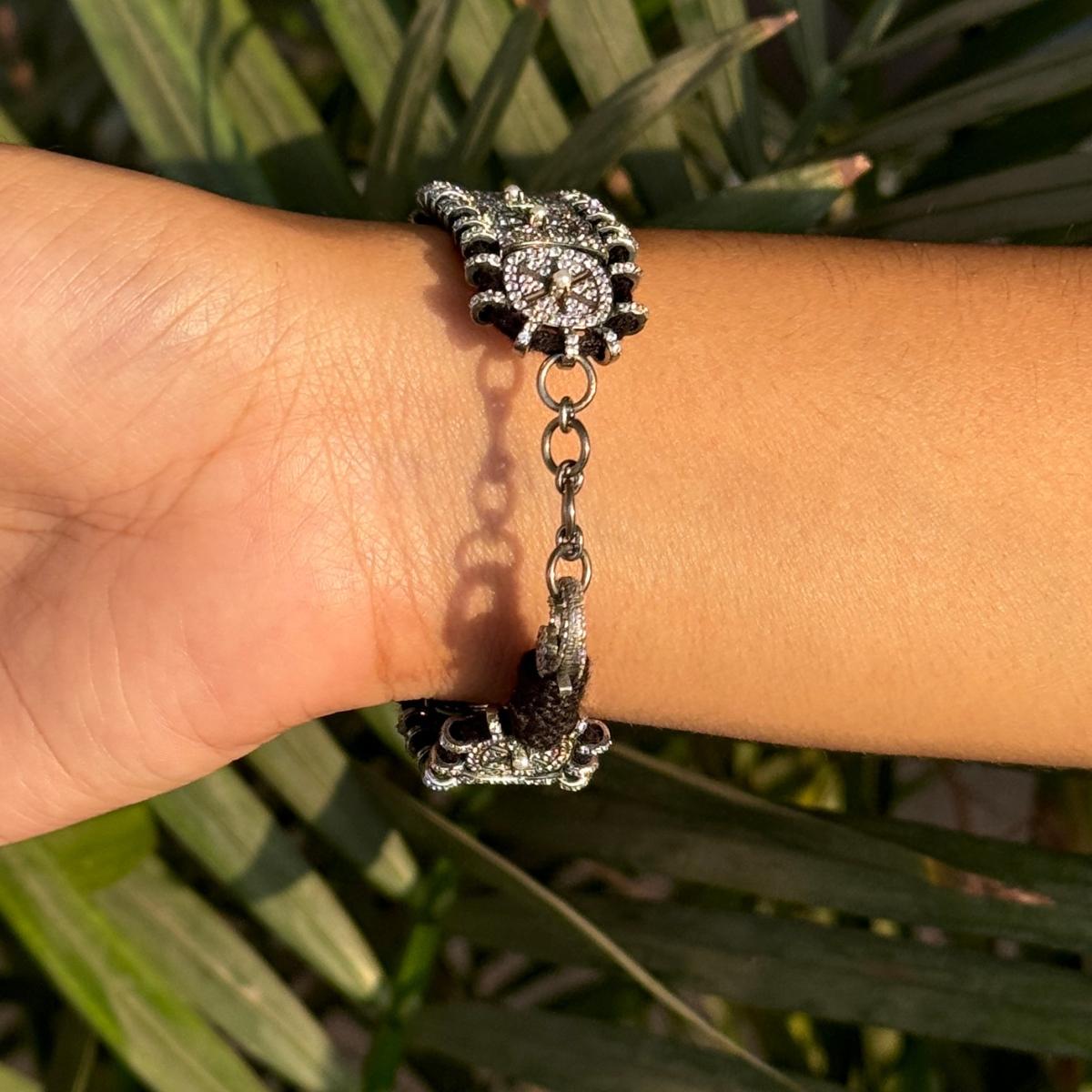 Round Cut Black Thread Prong Rhinestone Macrame Retro Bracelet Gift for Girlfriend For Sale