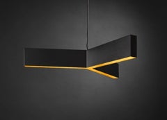 Schwarze, dreifach abgewinkelte Pendelleuchte aus Stahl und Glas mit vergoldeten Armen von Christopher Boots