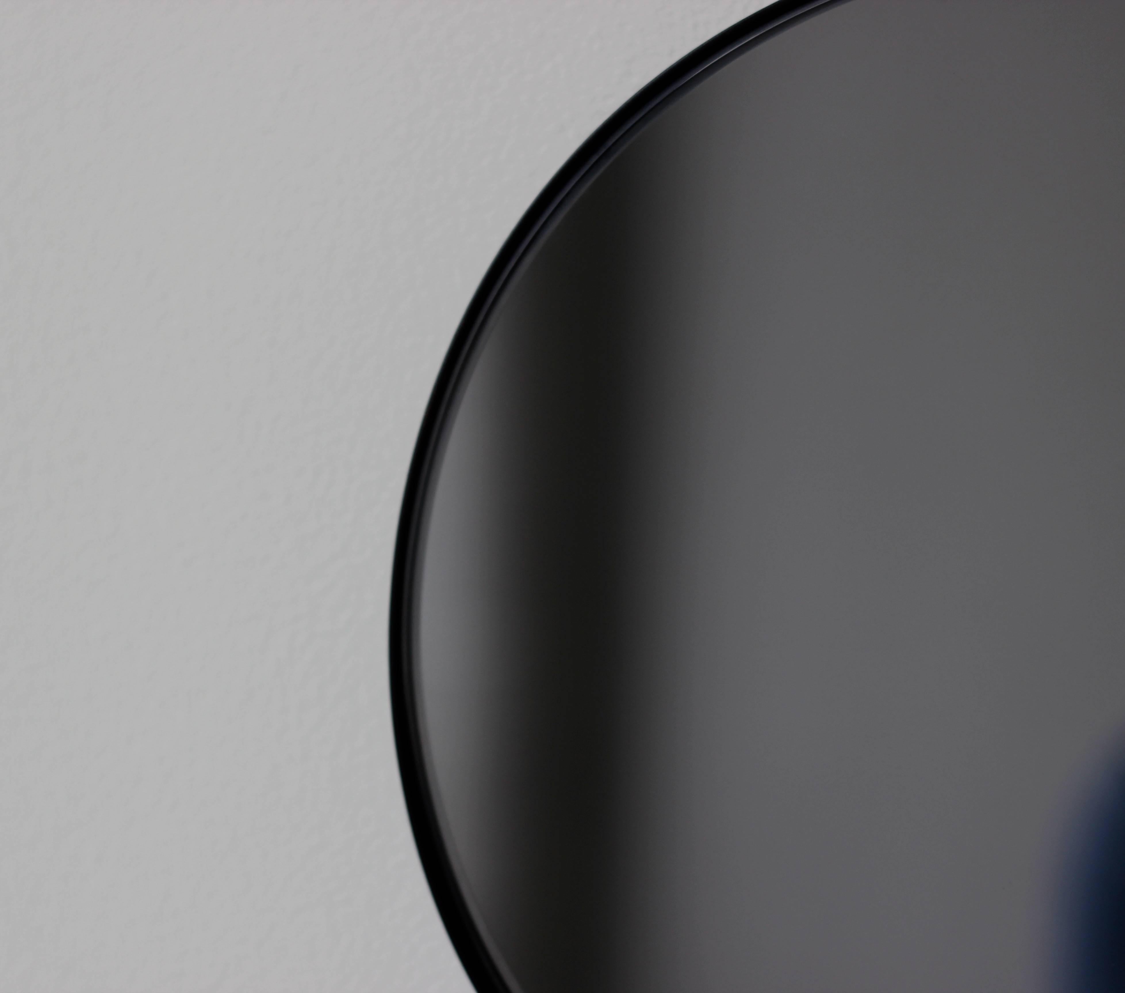 Moderne Orbis Black Tinted Round Minimalist Mirror with Black Frame, Customisable, Small en vente
