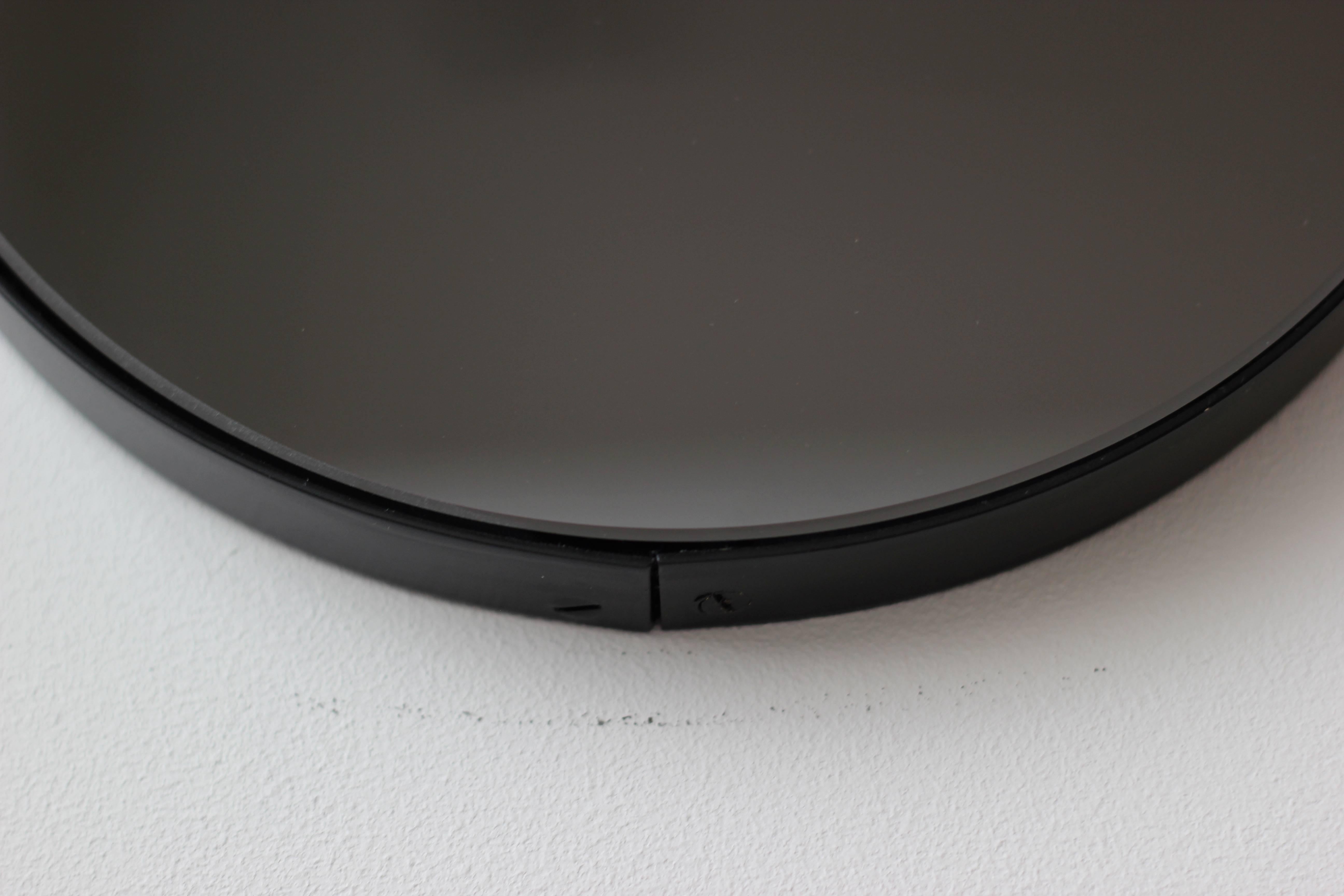 Britannique Orbis Black Tinted Round Minimalist Mirror with Black Frame, Customisable, Small en vente
