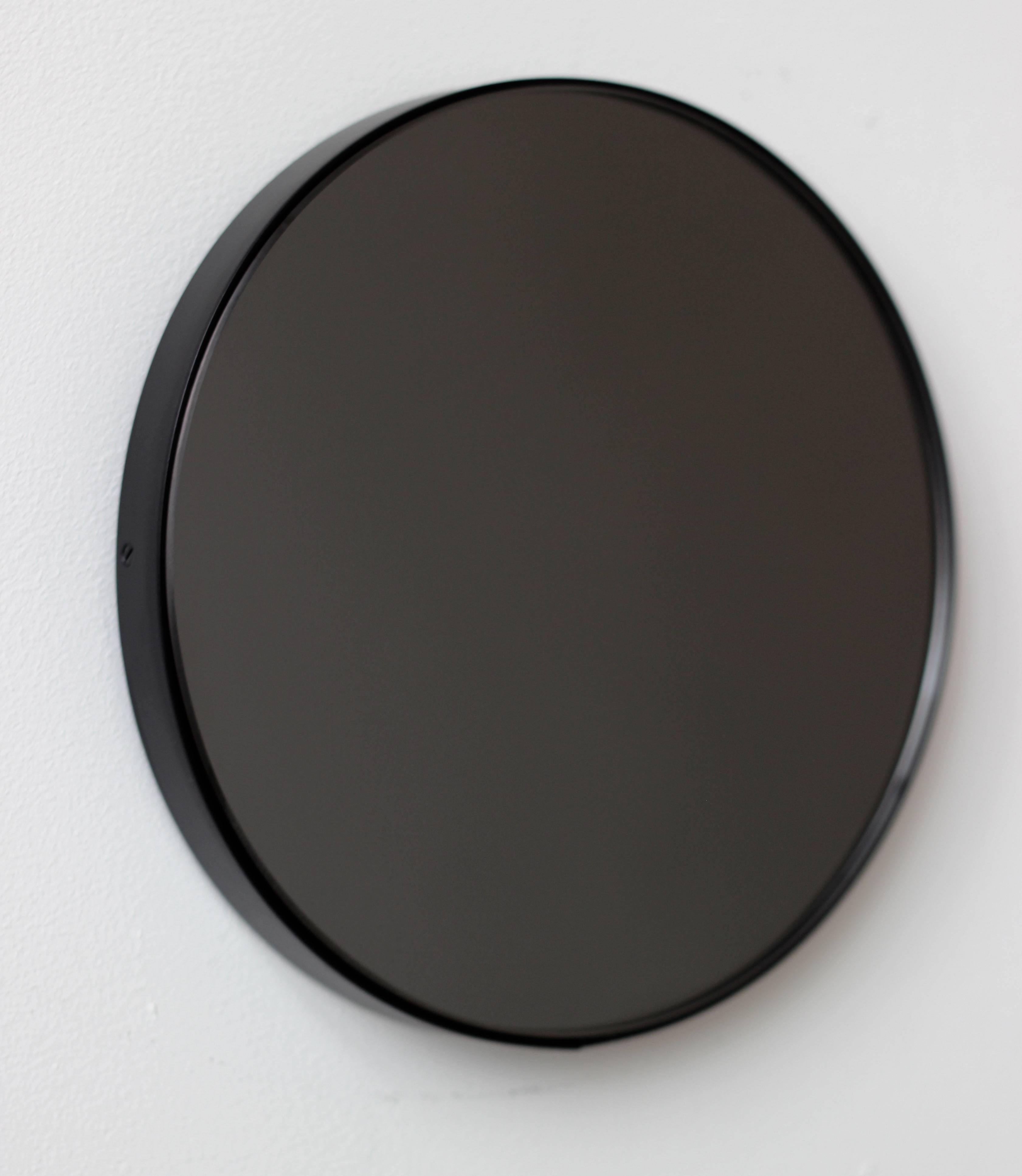 Poudré Orbis Black Tinted Round Minimalist Mirror with Black Frame, Customisable, Small en vente